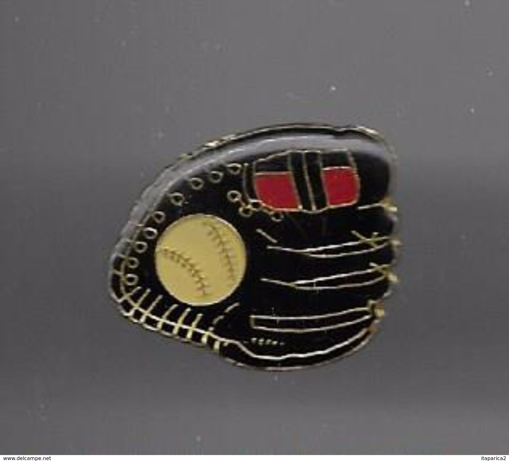 PINS GANT ET BALLE DE BASEBALL / Base Dorée / 33NAT - Baseball