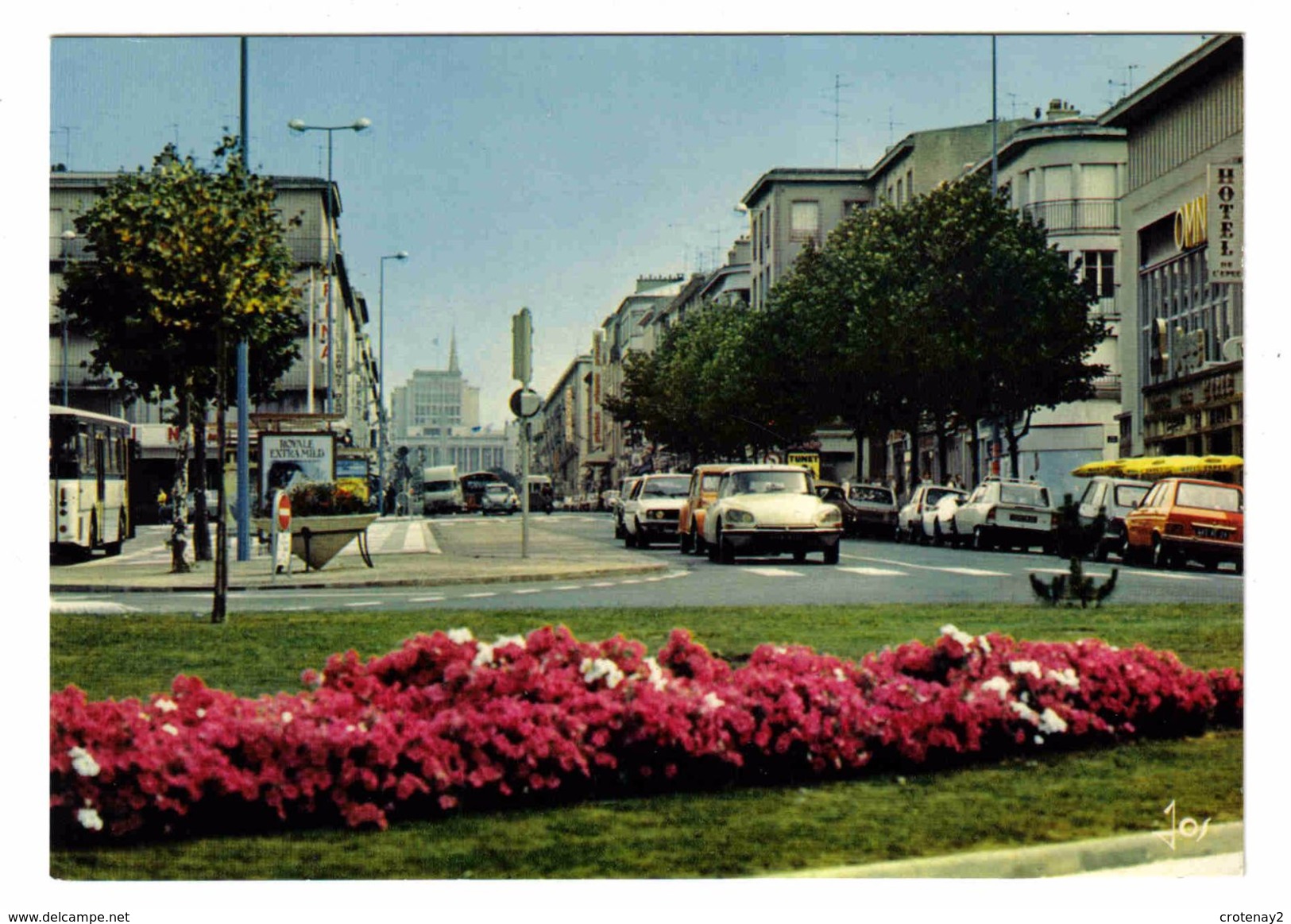 29 Brest N°3038 Bas De La Rue De Siam PUB Cigarette Royale Extra Mild Hôtel Citroën DS GS 2Cv Bus Peugeot 104 - Brest