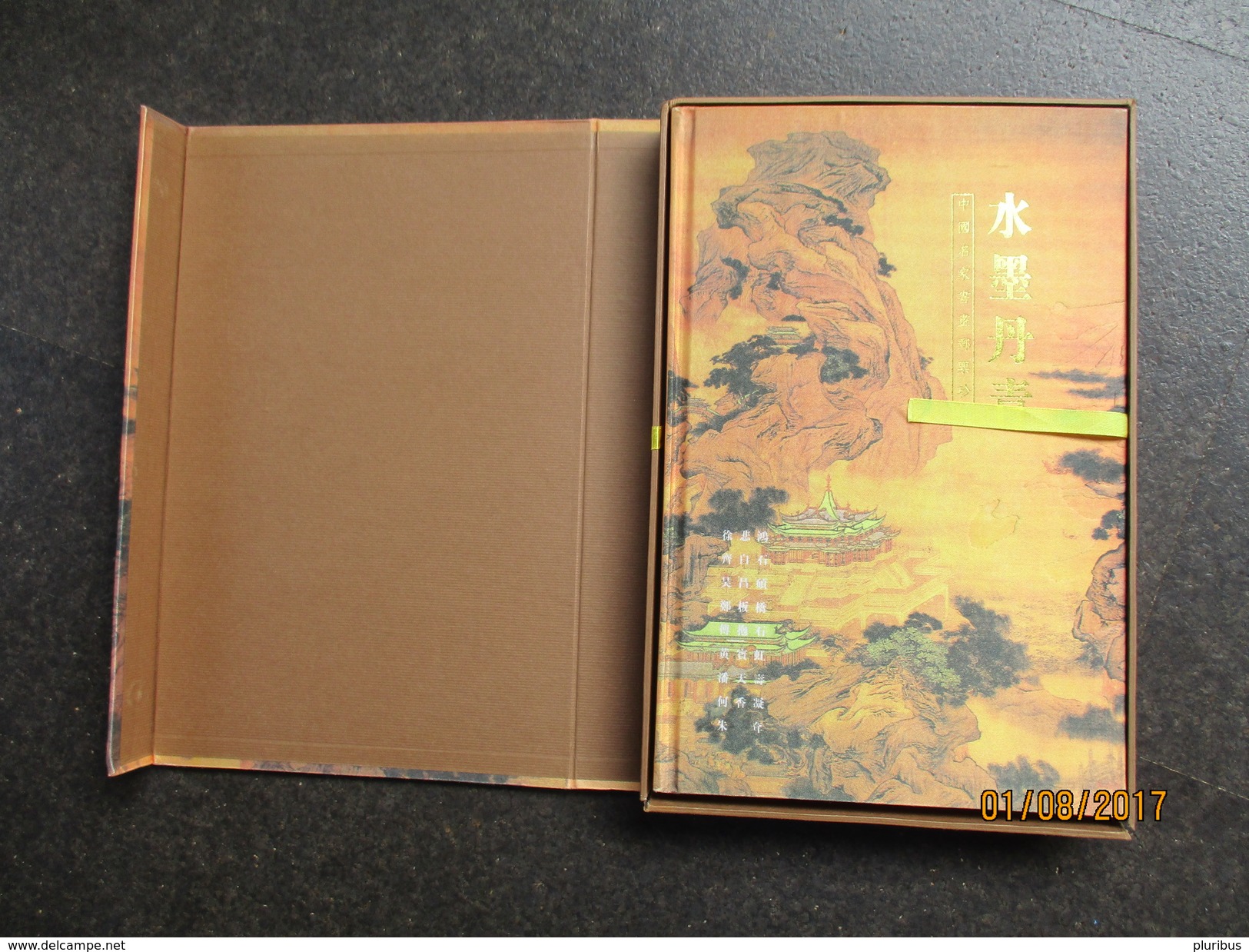 CHINA LUXURY PICTURE ALBUM WITH POSTAL STAMPS , NUMBERED , IN ORIGINAL CASE , ISSUED BY HONG KONG CO, 2003  ,0 - Collections, Lots & Séries