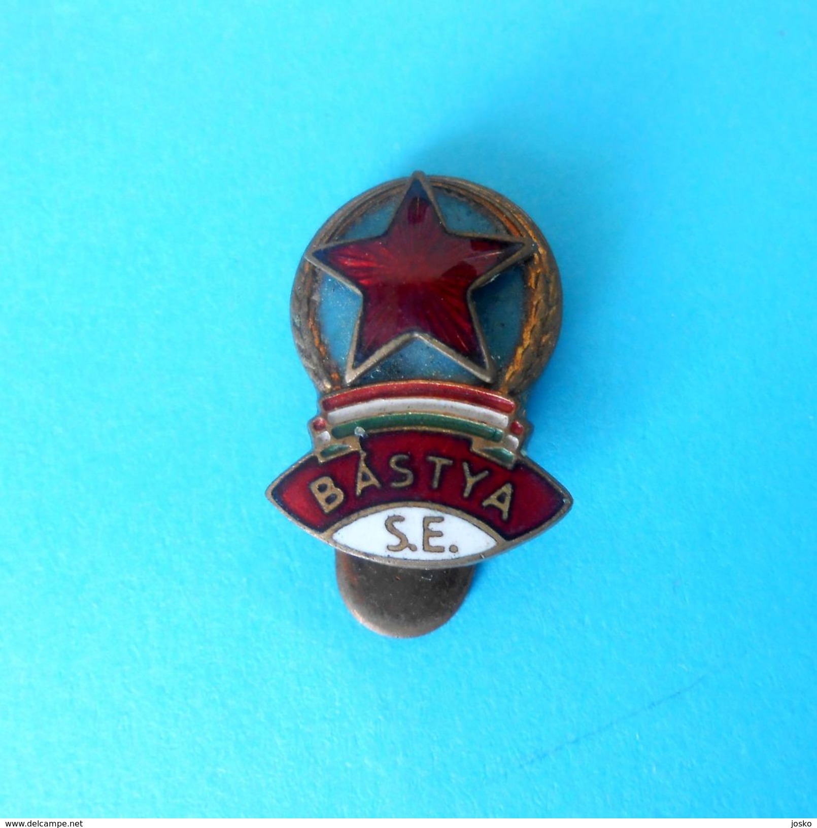 BASTYA SE (now MTK Budapest FC) - Hungary Football Soccer Club Vintage Enamel Buttonhole Pin Badge * Judaica Jewish - Football