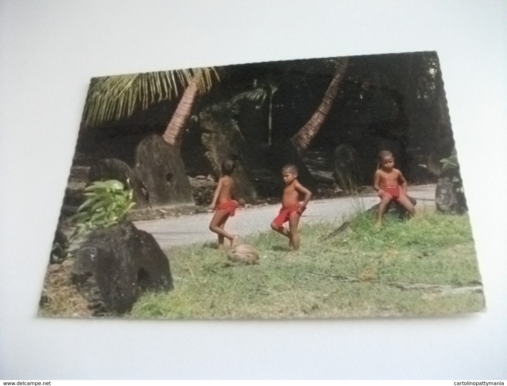 BAMBINI MICRONESIA STONE MONEY BANK YAP  U.S.A. - Scenes & Landscapes