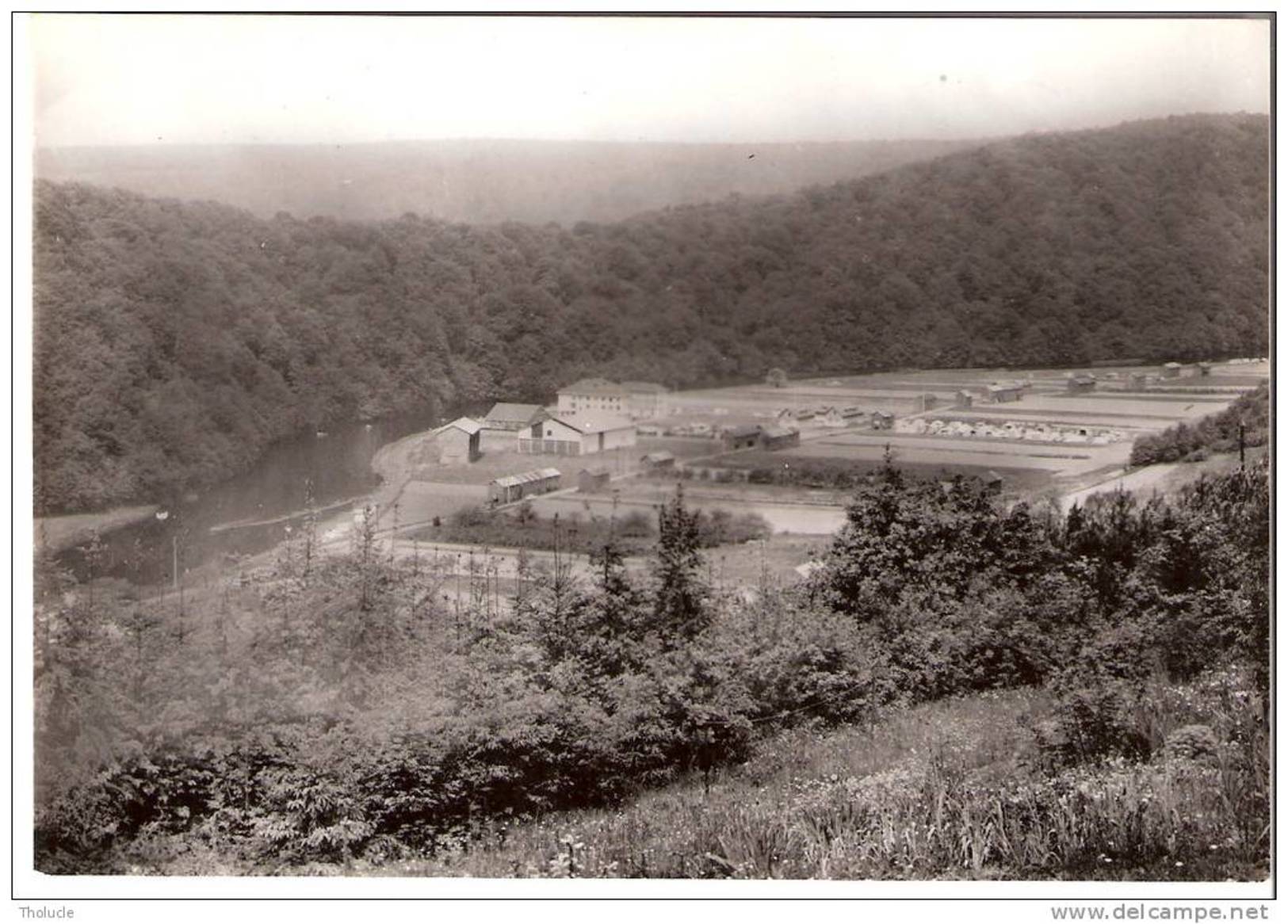 Bohan-sur-Semois :Vue Vers "La Mairie" Et Le Camping Caravella Plage Et De "Mont Les Champs"-Hangar à Tabac - Vresse-sur-Semois