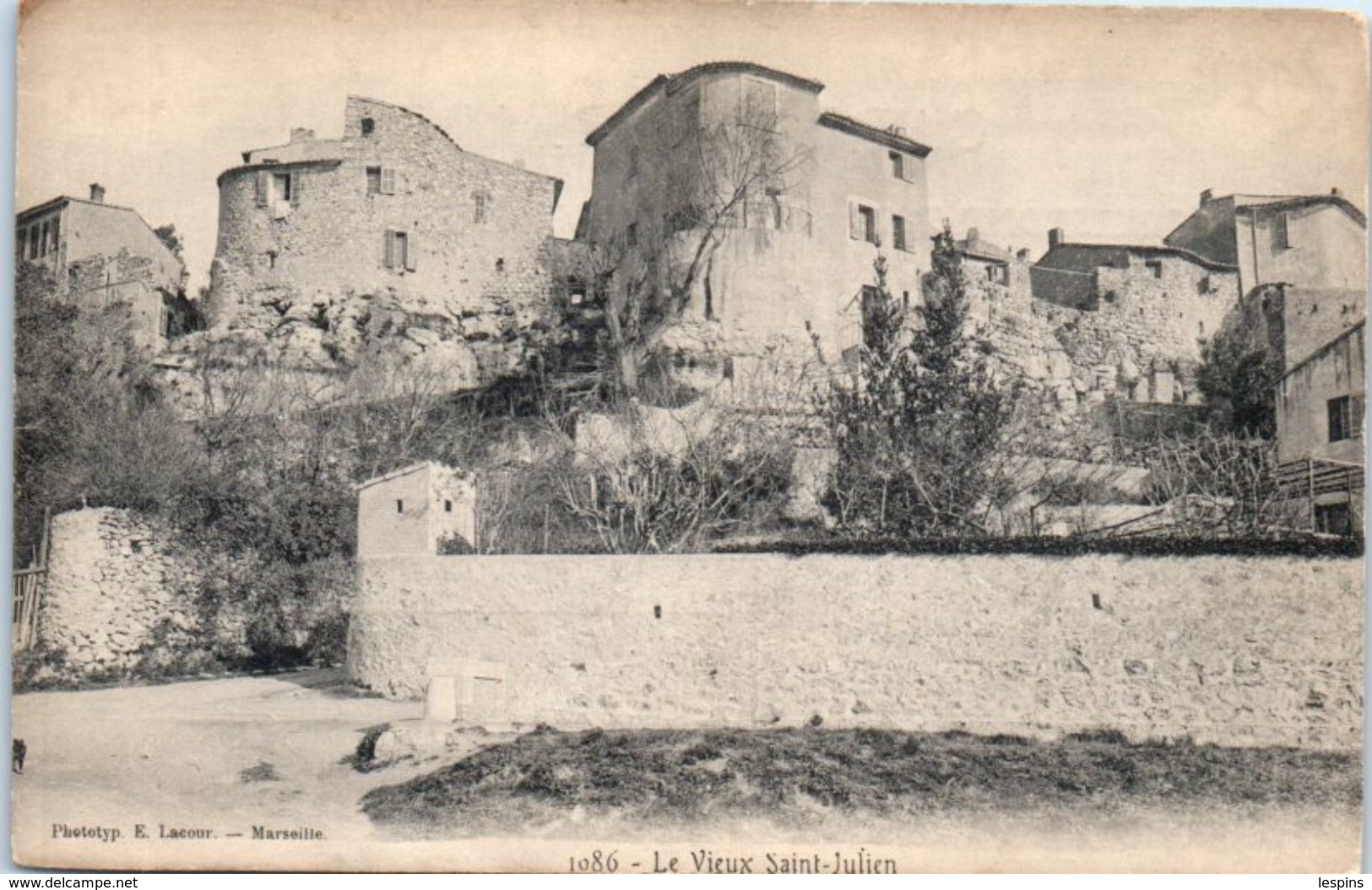 13 - SAINT JULIEN -- Le Vieux - Saint Barnabé, Saint Julien, Montolivet