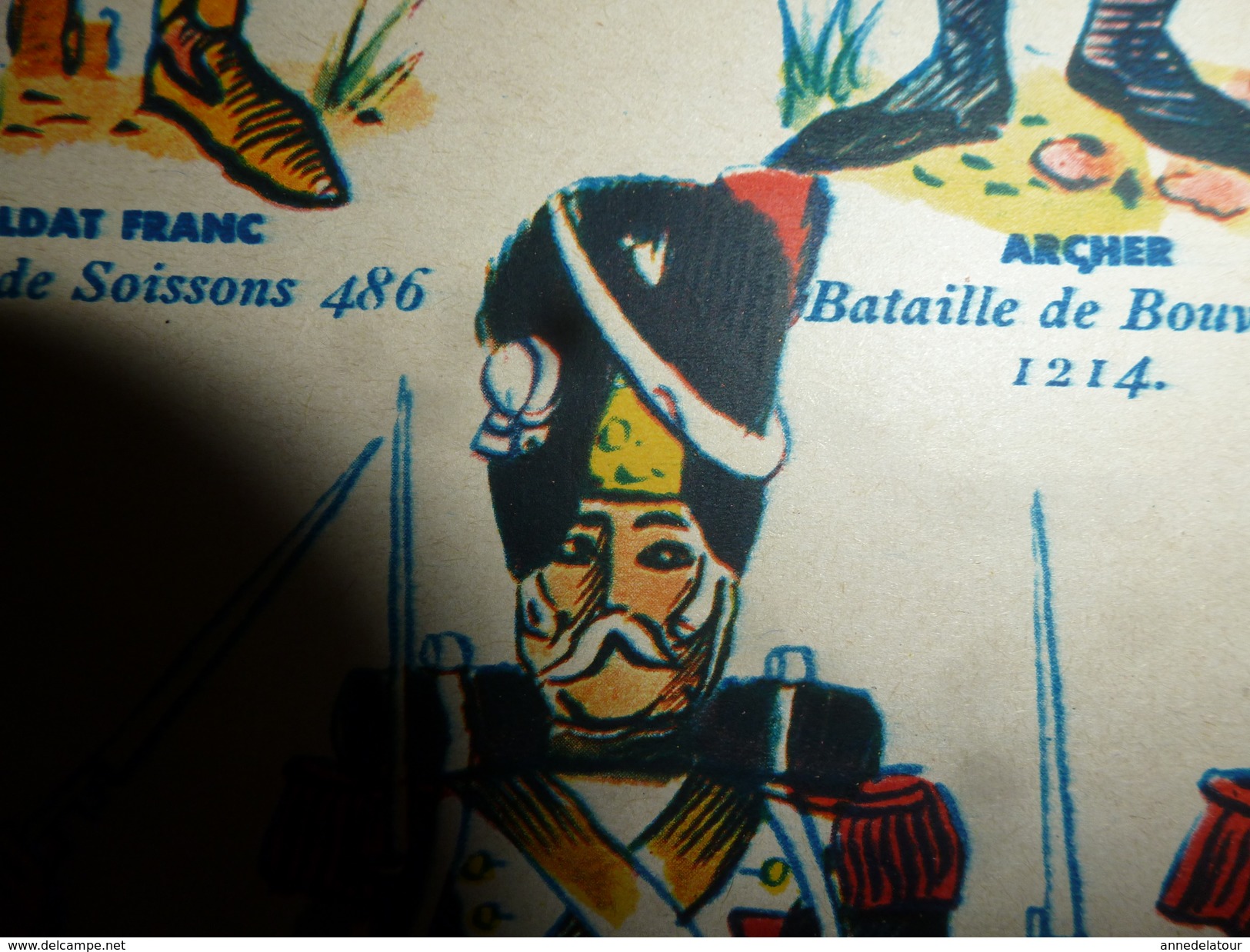 1939  Planche de couleur (uniformes) LE FANTASSIN FRANCAIS A TRAVERS LES SIECLES  (dimension 55.0 cm x 35.5 cm )