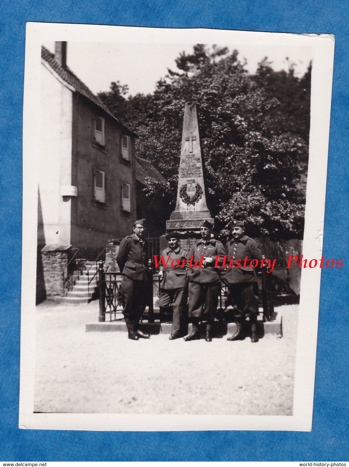 Photo Ancienne - ECKARTSWILLER , Alsace - Groupe De Soldat Français - 1940 Ww2 - Sergent Charrier - Guerre, Militaire