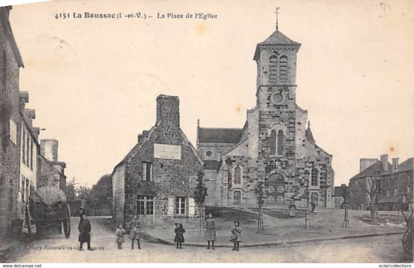 La Boussac      35      La Place De L'Eglise               (voir Scan) - Autres & Non Classés