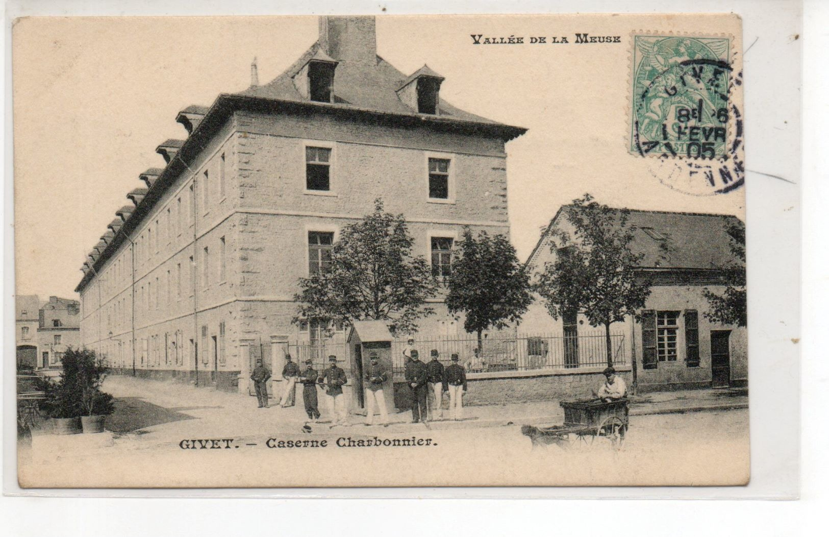 GIVET  Caserne Charbonnier  Vallee De La Meuse  Attelage Chien - Givet