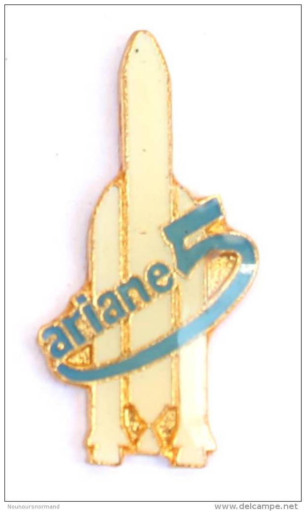 Pin's  ARIANE 5 - La Fusée Eurpéenne -  G590 - Espacio