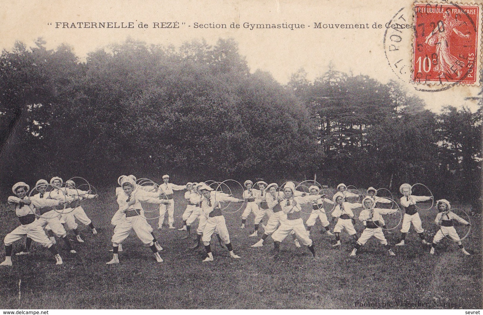 " FRATERNELLE De REZE". - Section De Gymnastique -  Mouvement De Cerceaux. Carte Pas Courante - Gymnastiek