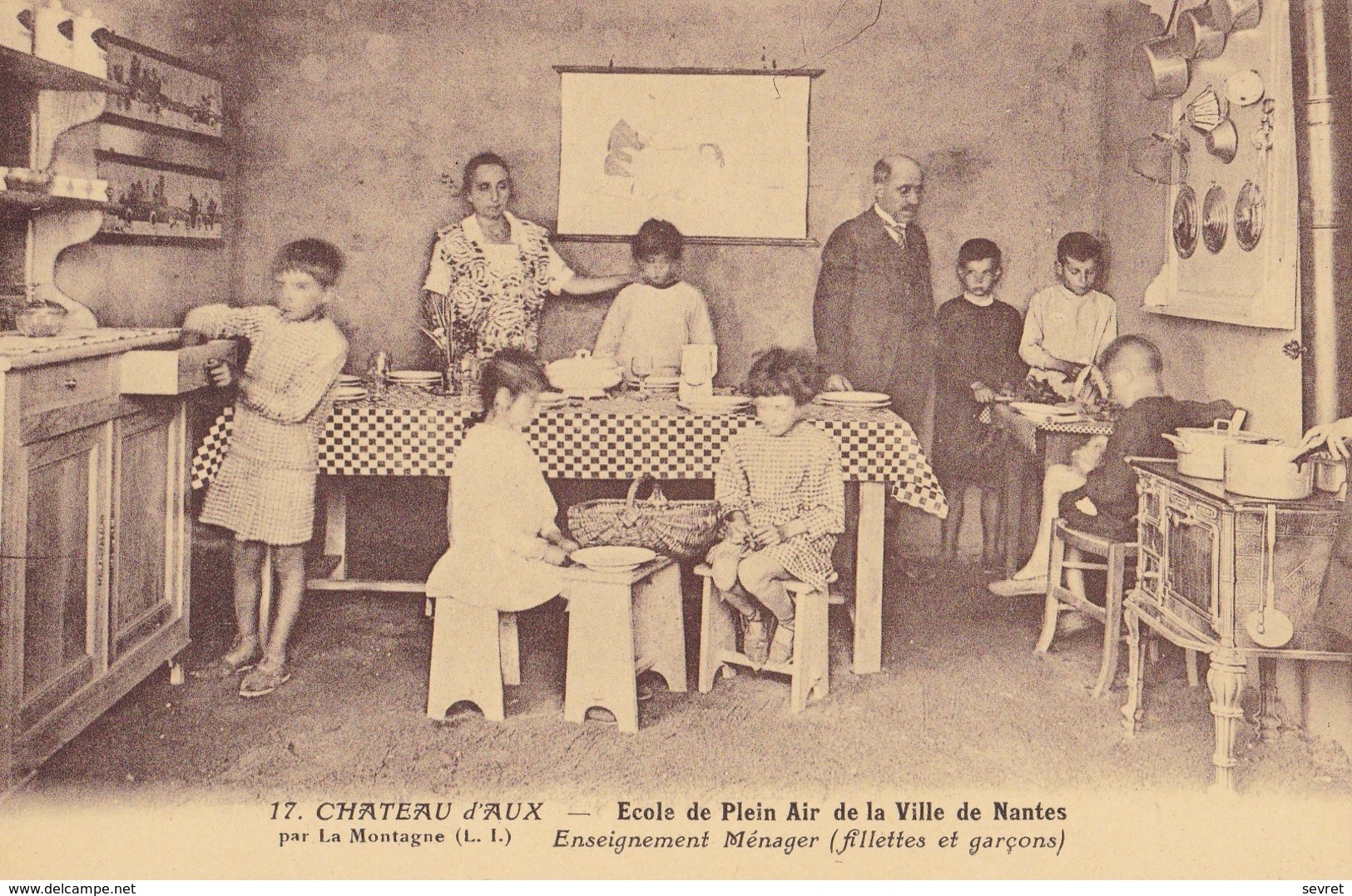 CHATEAU D'AUX . - Ecole De Plein Air De La Ville De Nantes. Enseignement Ménager ( Fillettes Et Garçons) - Scuole