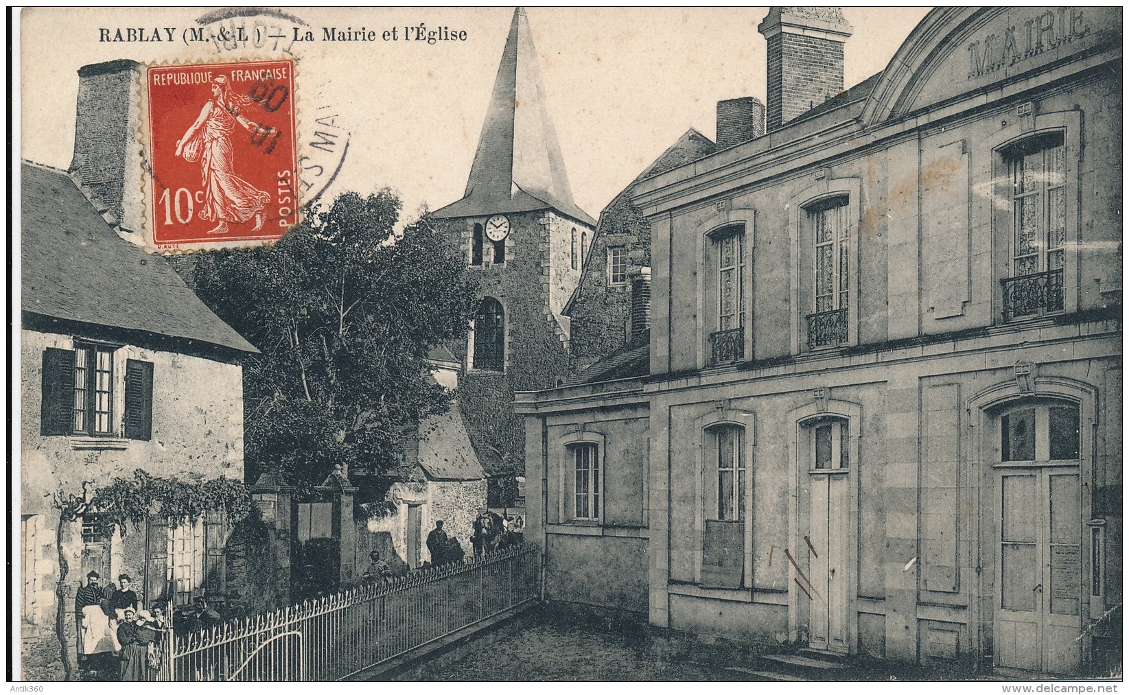 CPA 49 RABLAY SUR LAYON La Mairie Et L'Eglise, Animée - Thouarce