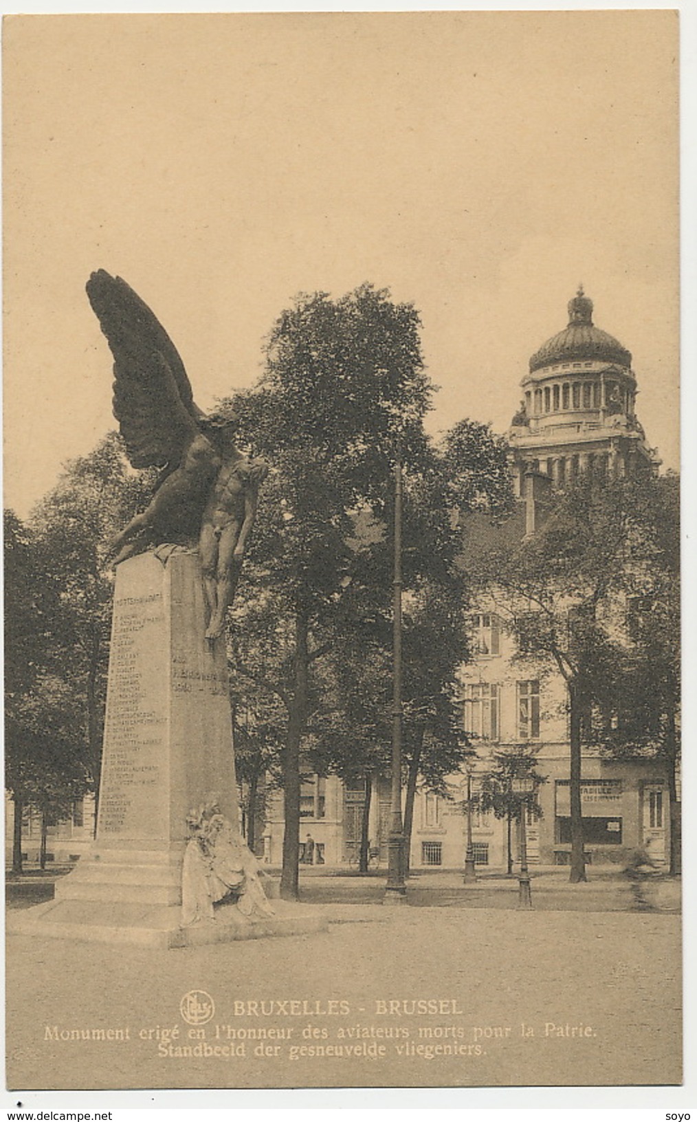Monument En L' Honneur Des Aviateurs Belges Morts Pour La Patrie Guerre 1914 Bruxelles Sculpture Homme Et Femme Nus - Aviateurs