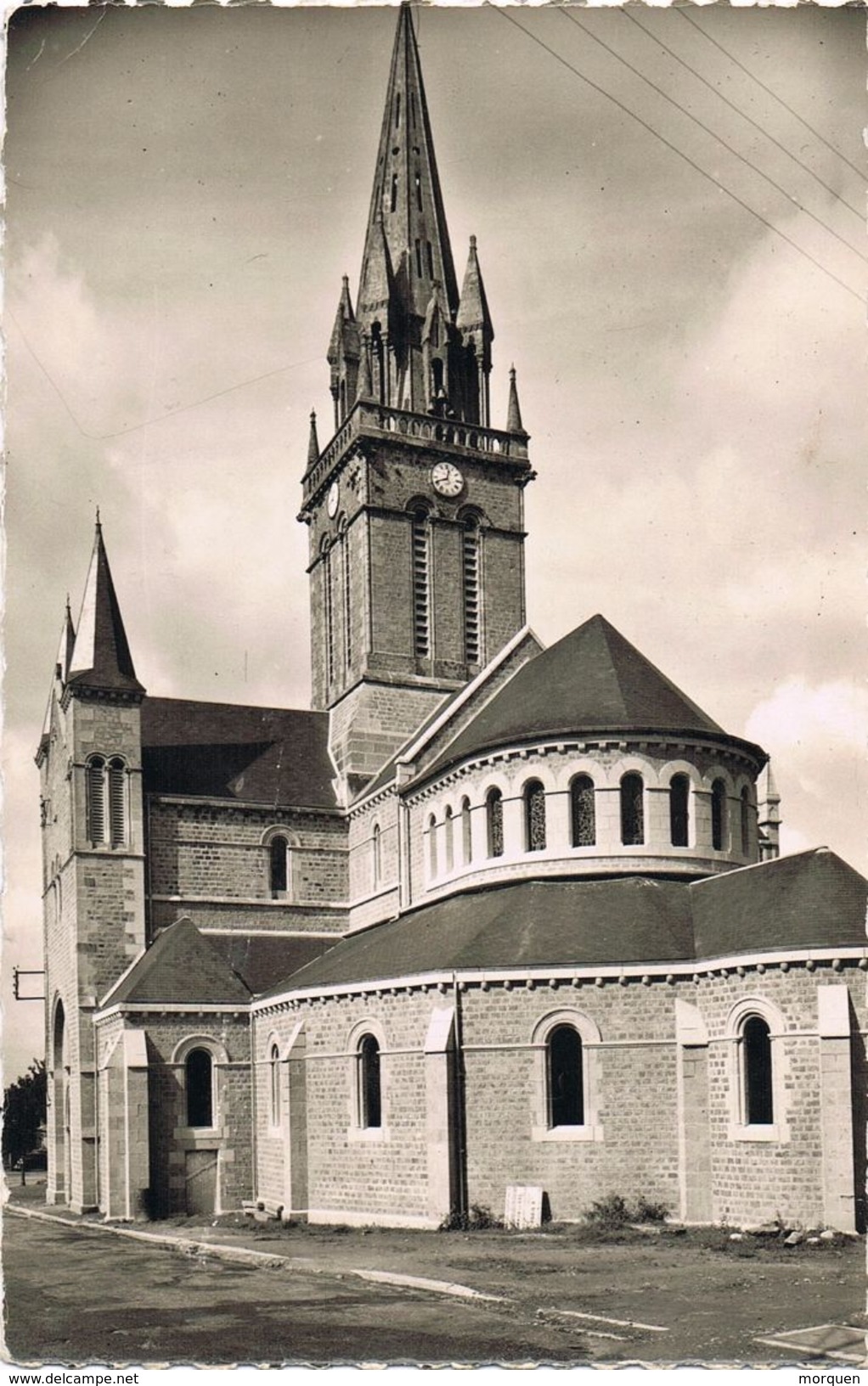 25165. Postal SOURDEVAL (Manche) 1955.  L'Eglise - Cartas & Documentos