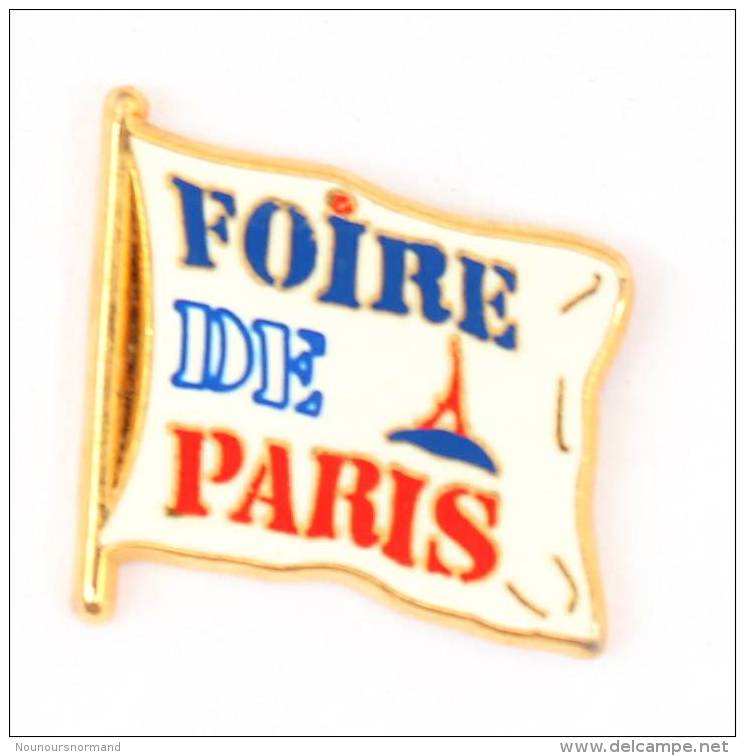 Pin's FOIRE DE PARIS - Le Drapeau - Zamac - Arthus Bertrand - G678 - Arthus Bertrand