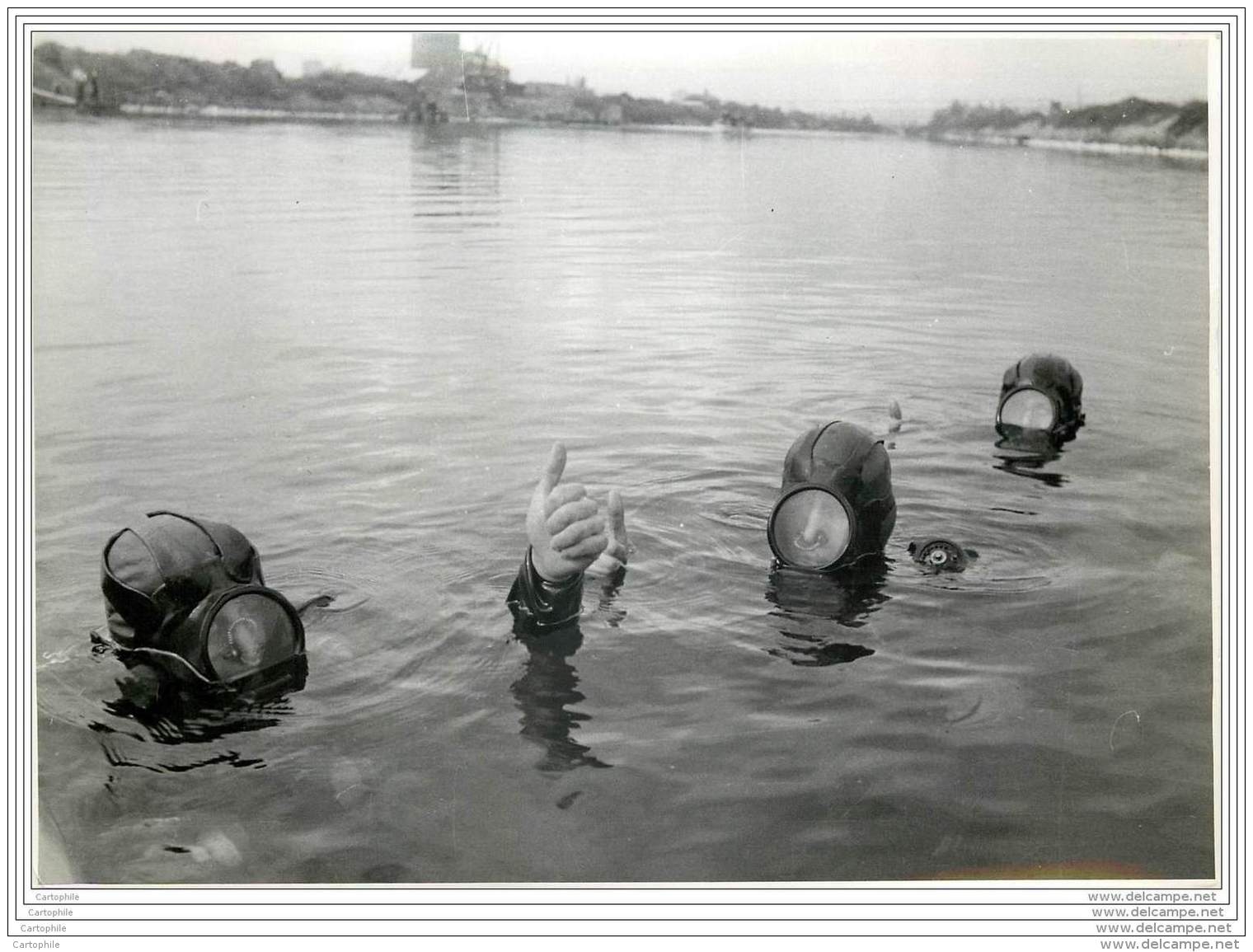 Press Photo - UK - PORTSMOUTH - Course At The Royal Marine Commandos Underwater Swimming School - Frogmen 1953 - Métiers