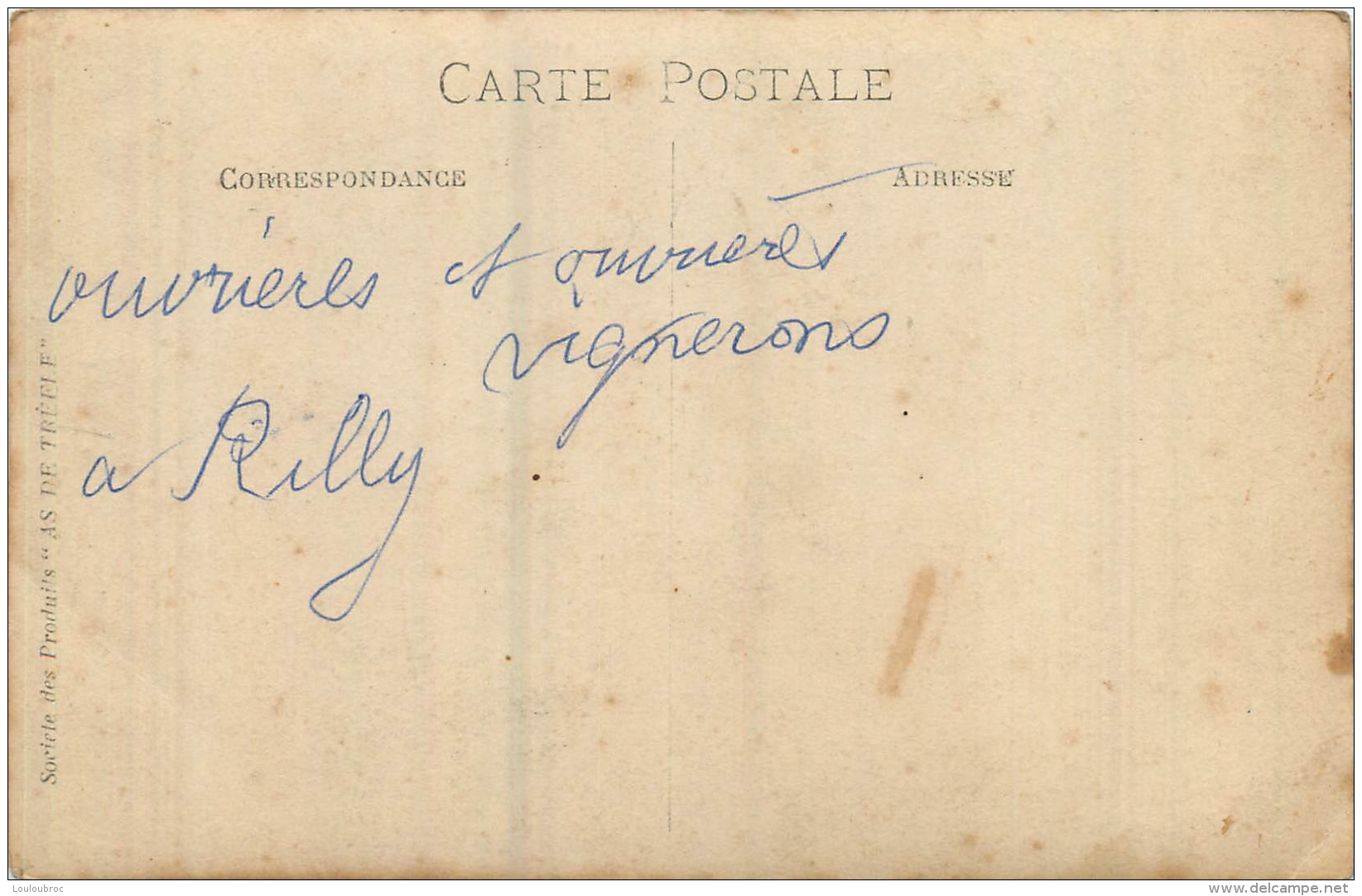 RILLY LA MONTAGNE CARTE PHOTO OUVRIERS ET OUVRIERES VIGNERONS AVEC TABAC A DROITE - Rilly-la-Montagne