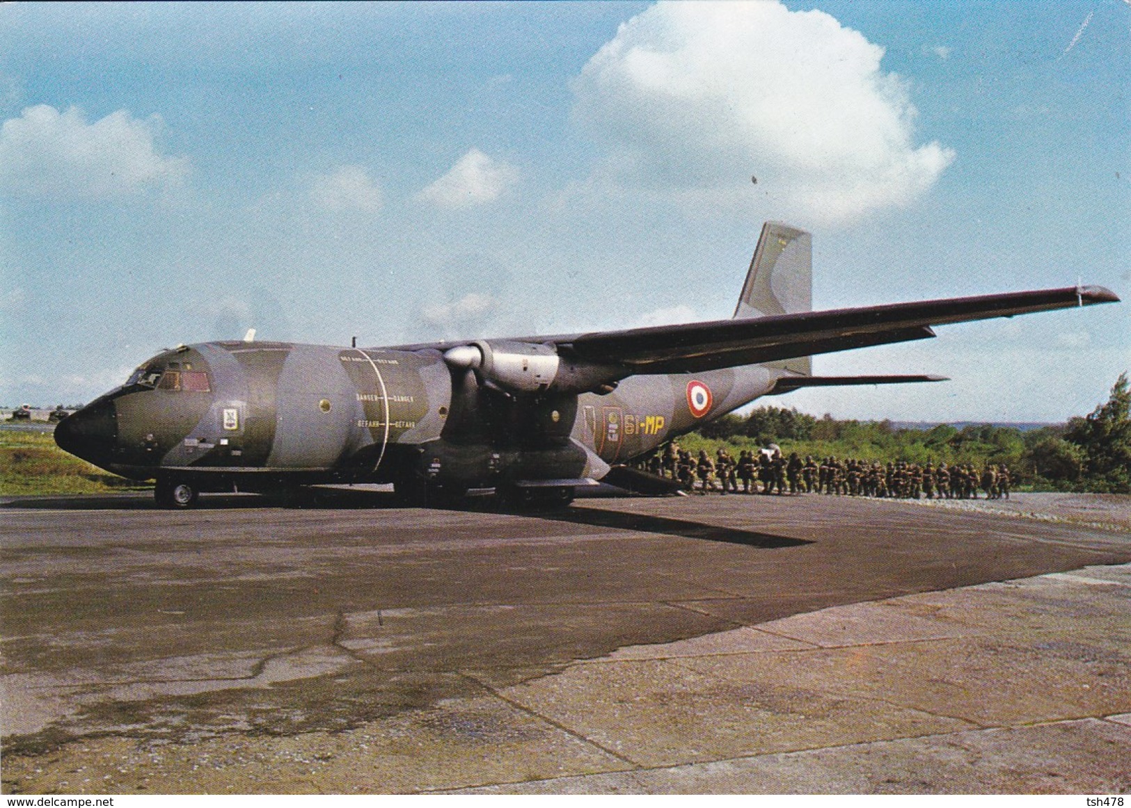 PARACHUTISME--Embarquement Transall-- N° 15--photo P. DUJARDIN  PAU---voir 2 Scans - Parachutisme