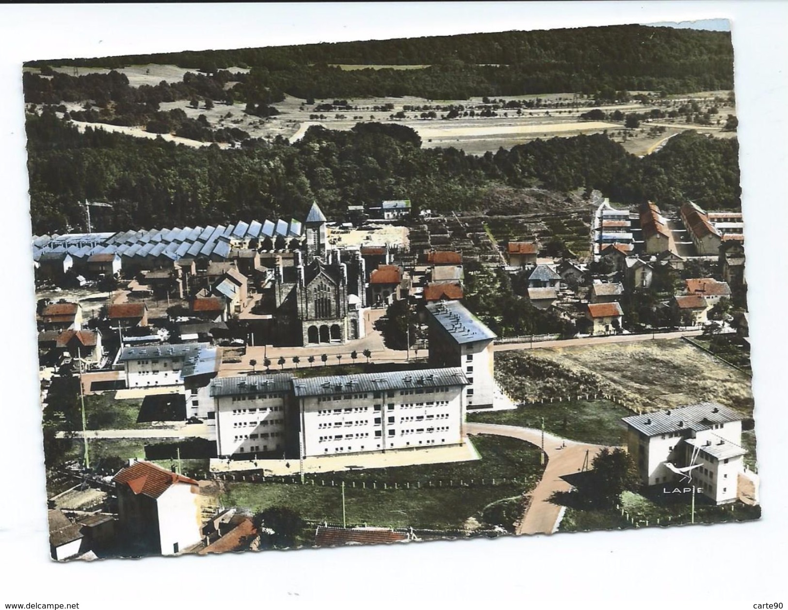 CPSM EN AVION AU DESSUS DE... BEAULIEU - L'USINE DE MANDEURE ET LES BLOCS - DEUX SCANS - Autres & Non Classés