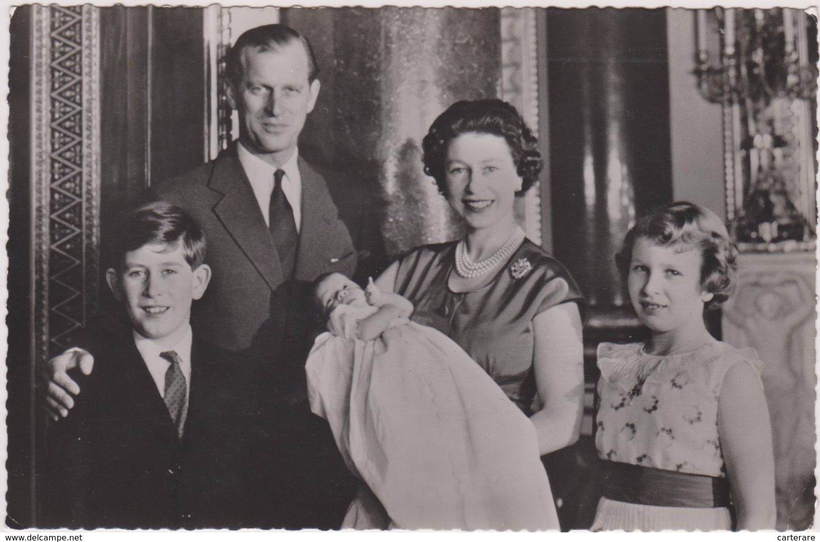 The Royal Family,her Majesty Queen Elizabeth 2,his Royal Highness Prince Philip,duke Of Edinburgh,and 3 Children, - Familles Royales