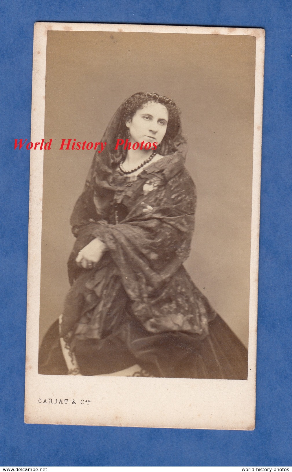 Photo  CDV Vers 1865 - Portrait De La Comédienne Rosélia ROUSSEIL Née à Niort - Thèatre Français - Carjat Paris - Antiche (ante 1900)