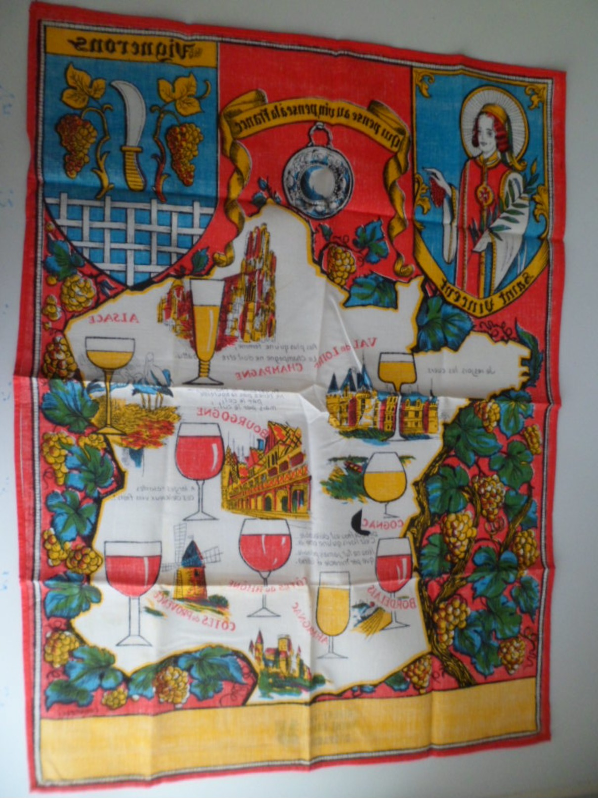 Calendrier Serviette Tissus Torchon +ou- 1980 Saint Vincent Patron Vignerons Vin Champagne De France Vignes - Serviettes Papier à Motif