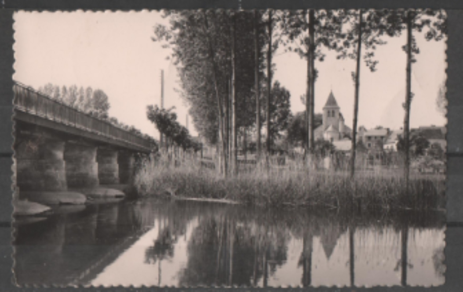 37   BOSSAY - SUR - CLAISE  :  PONT  SUR  LA  CLAISE   .  (  2  SCANS R° V°  ) . - Saint-Avertin