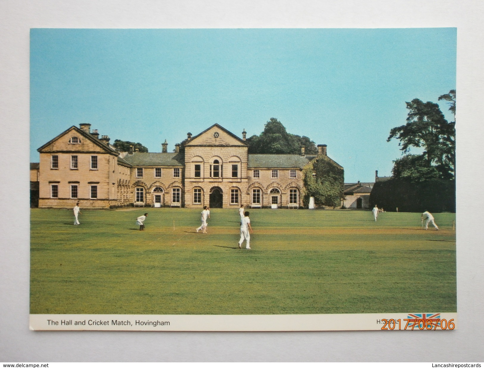 Postcard The Hall And Cricket Match Hovingham My Ref B21769 - Cricket