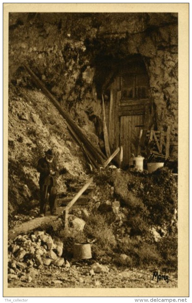 Belle Carte De France - Dieppe - Un Troglodyte Et Une Grotte De La Falaise - Dieppe