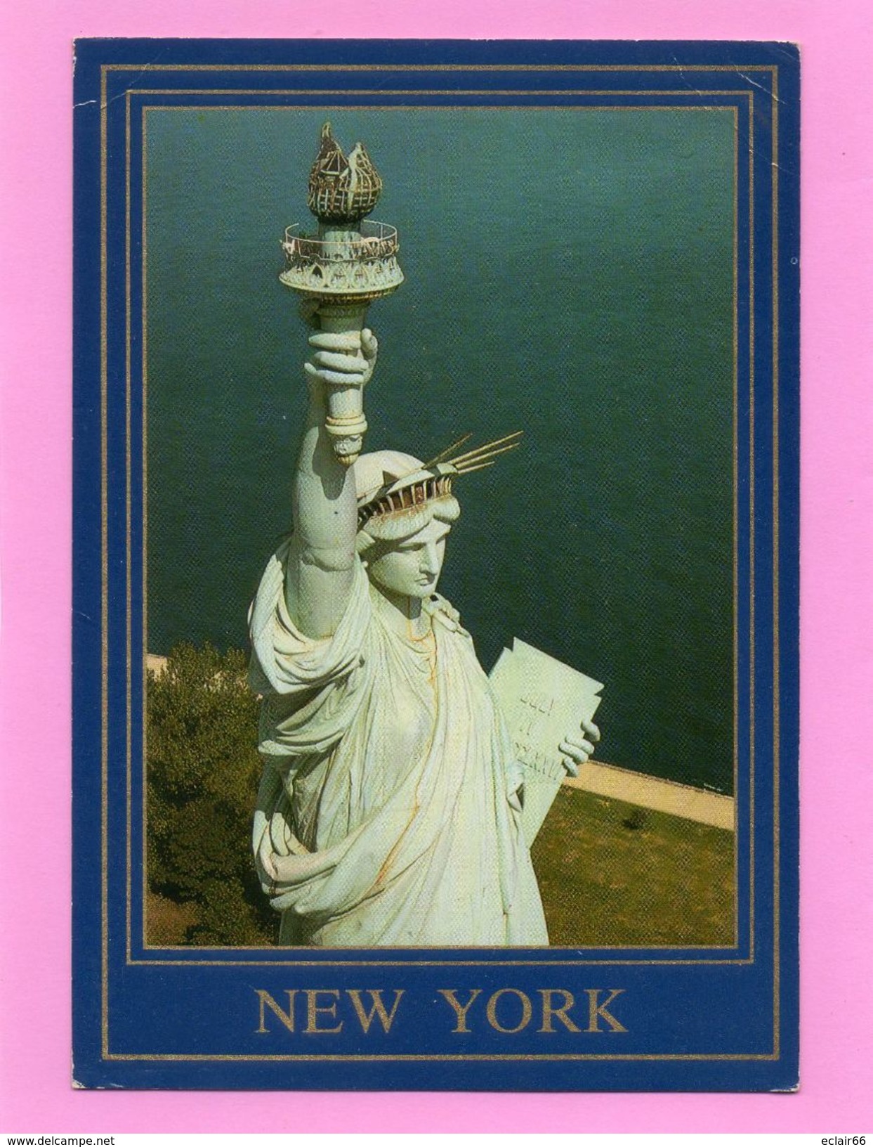New York Statue Of Liberty   CPM  Année 1992 - Statue Of Liberty