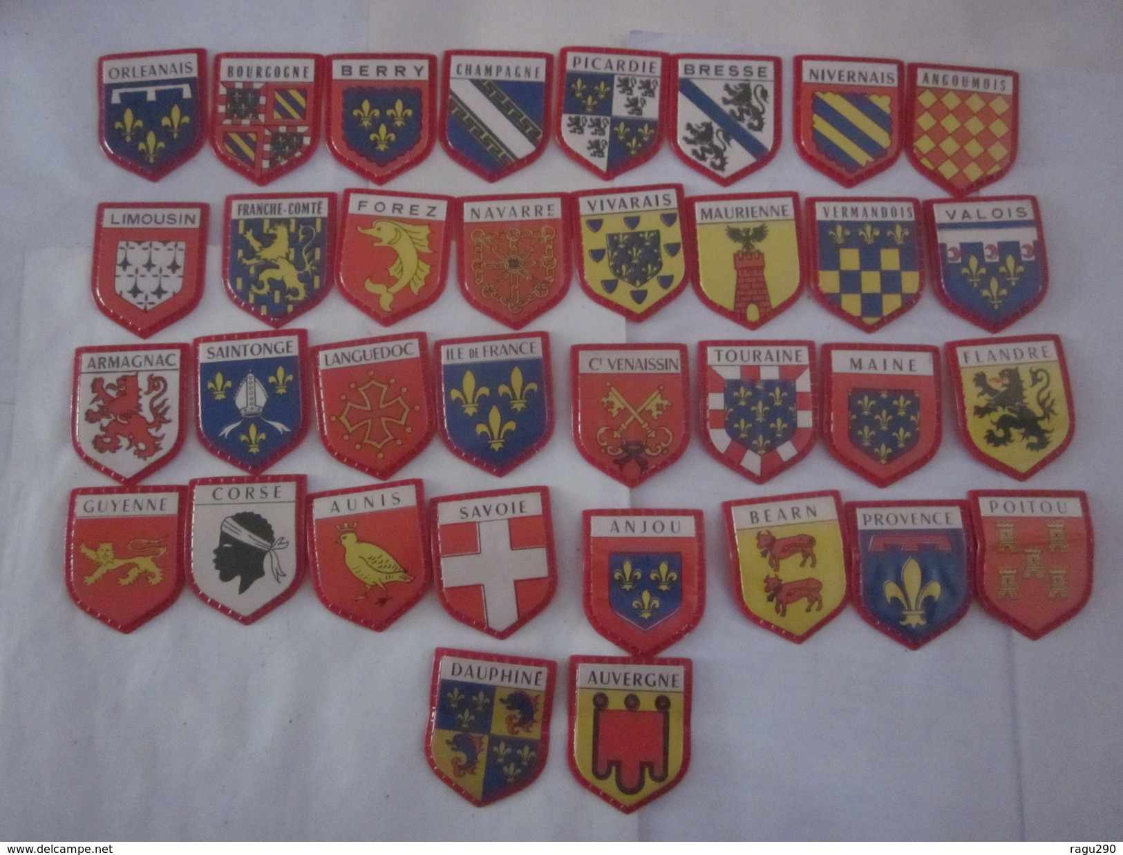 34 Ecussons PROVINCES DE FRANCE PAR LE CAFE MAURICE - Patches