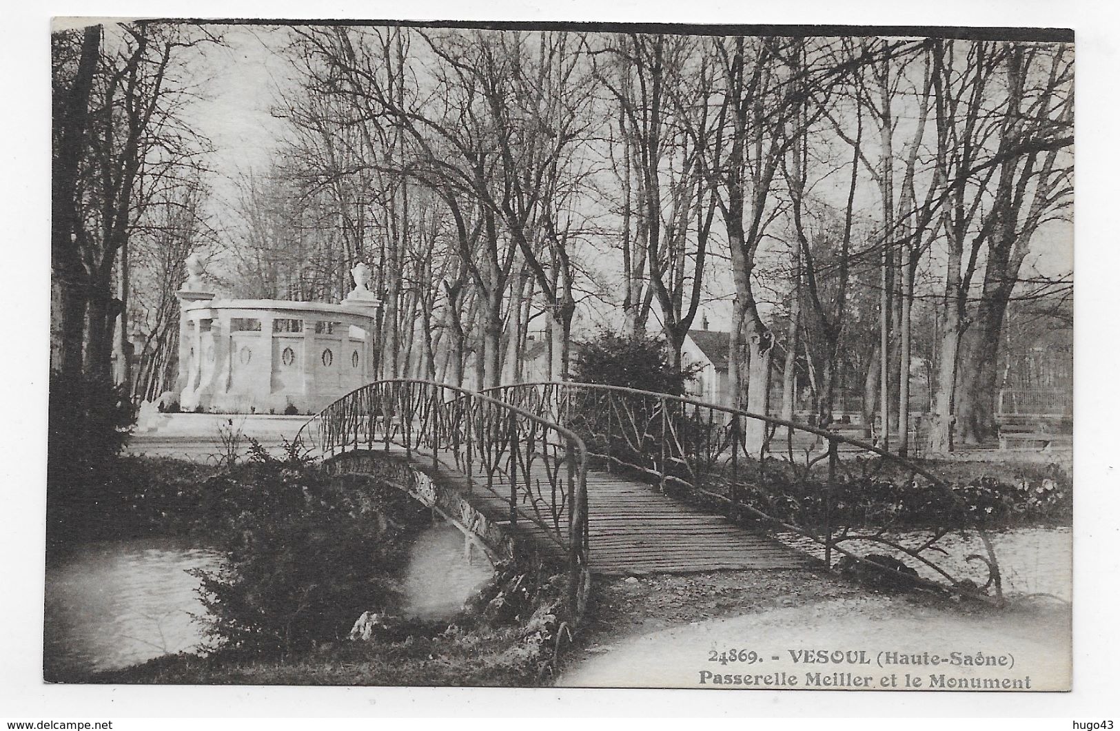 VESOUL - N° 24869 - PASSERELLE MEILLER ET LE MONUMENT - CPA NON VOYAGEE - Vesoul