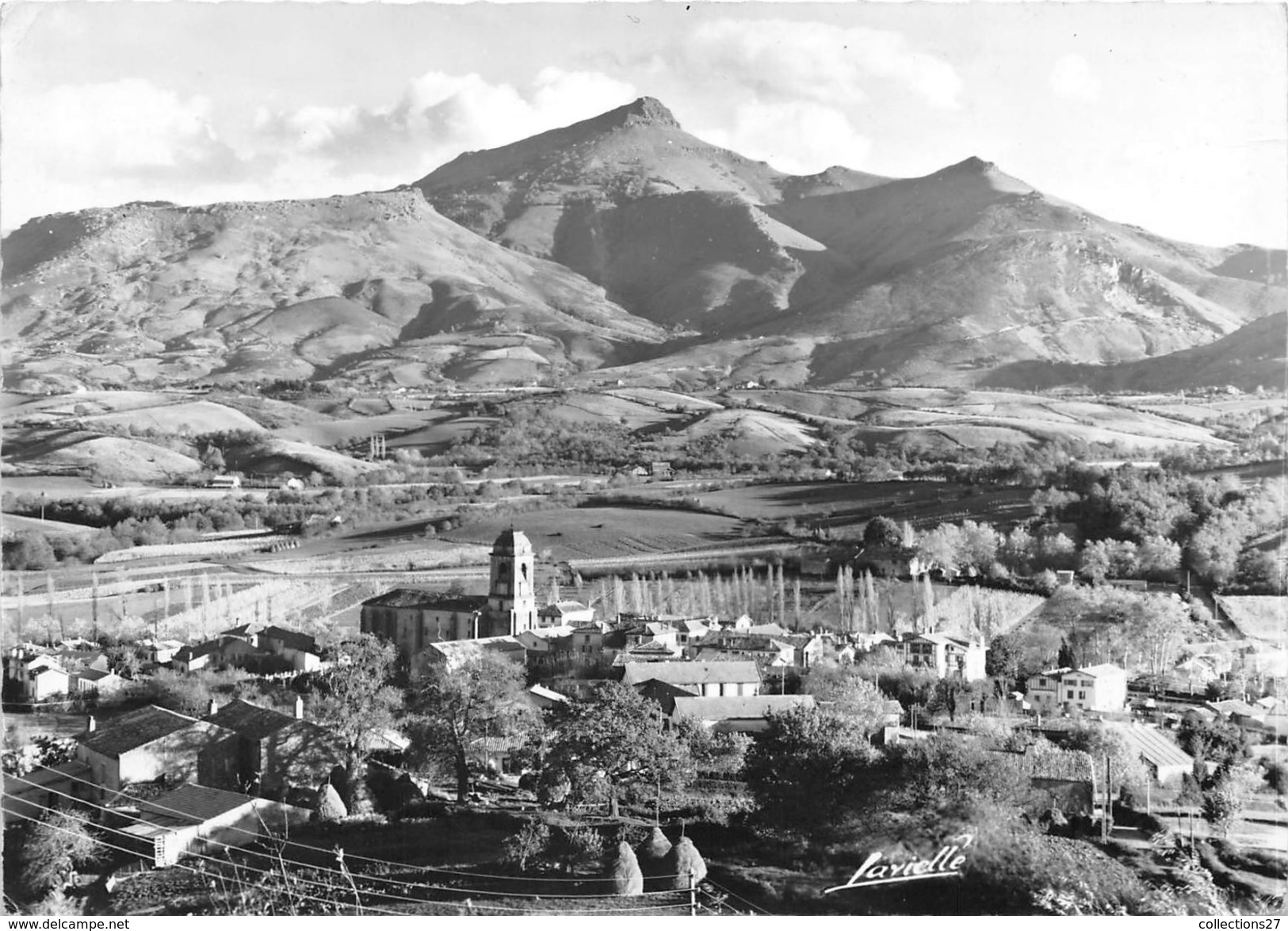 64-URRUGNE- VUE GENERALE , AU FOND LA RHUNE - Urrugne