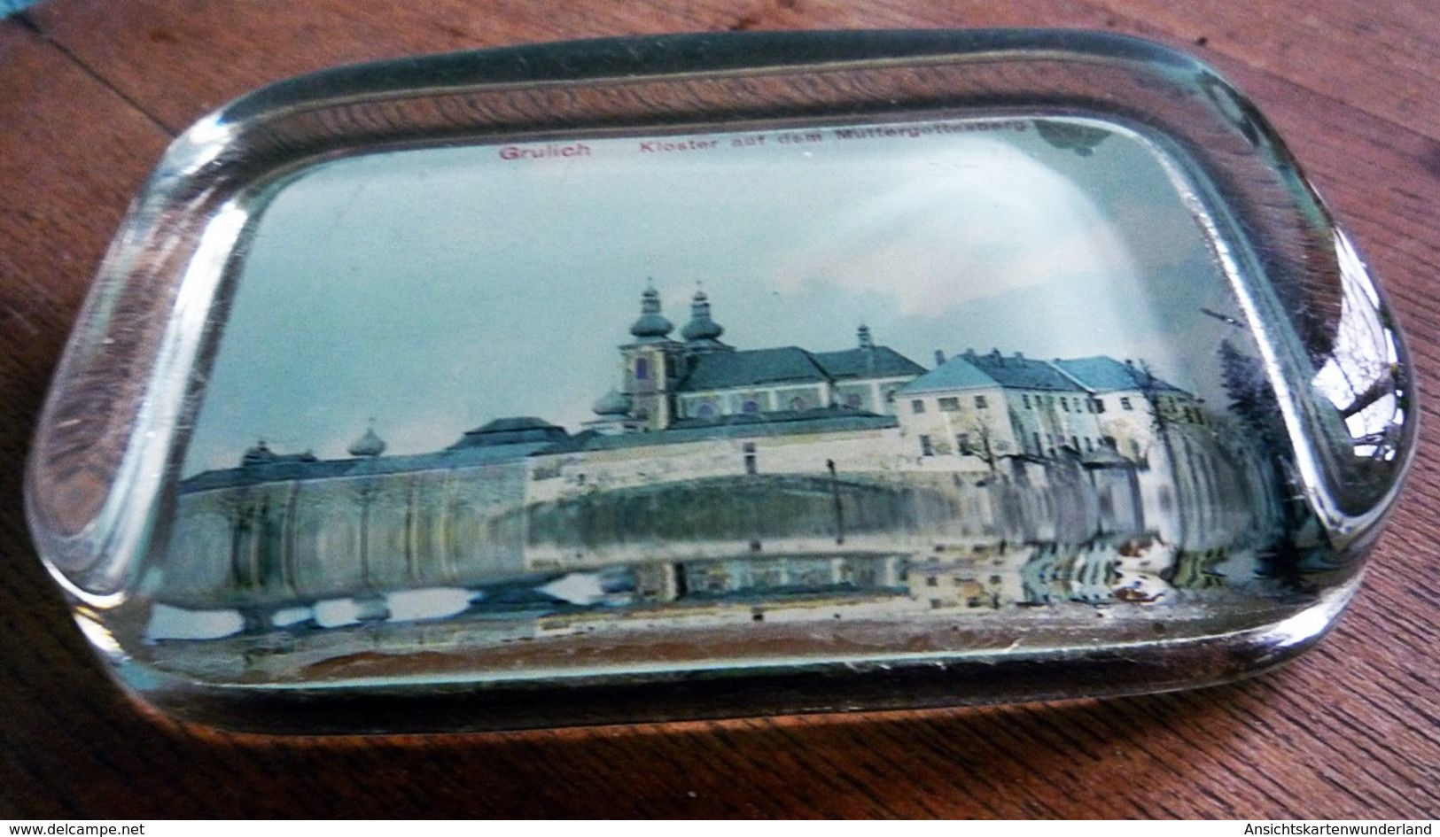 Briefbeschwerer "Grulich" Mit Kloster Auf Dem Muttergottesberg - Glas & Kristall