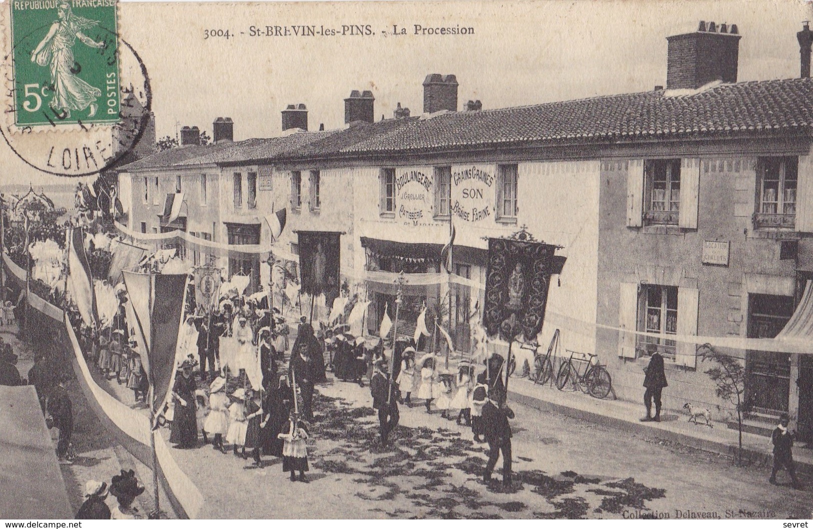 SAINT-BREVIN -les-PINS. - La Procession Devant Les Commerces. Beau Cliché RARE - Saint-Brevin-les-Pins