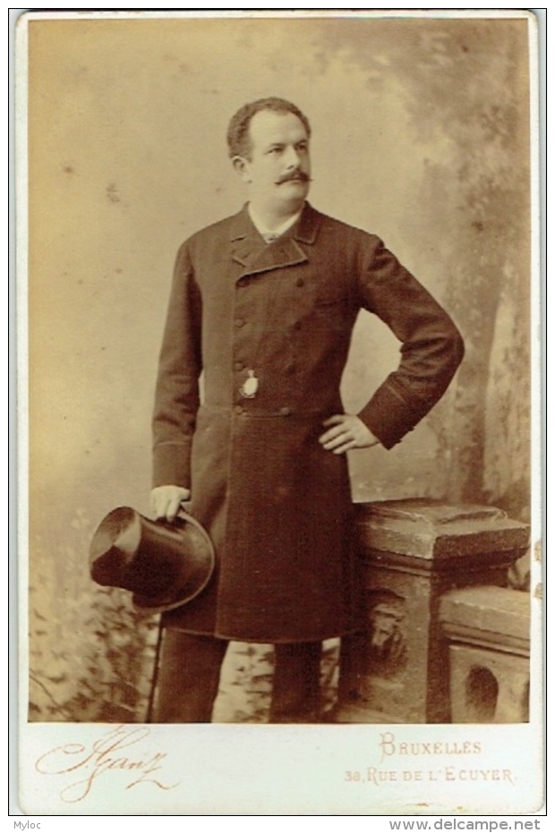 Photo Cabinet. Homme Avec Moustache & Gibus. Foto Ganz, Bruxelles. - Ancianas (antes De 1900)