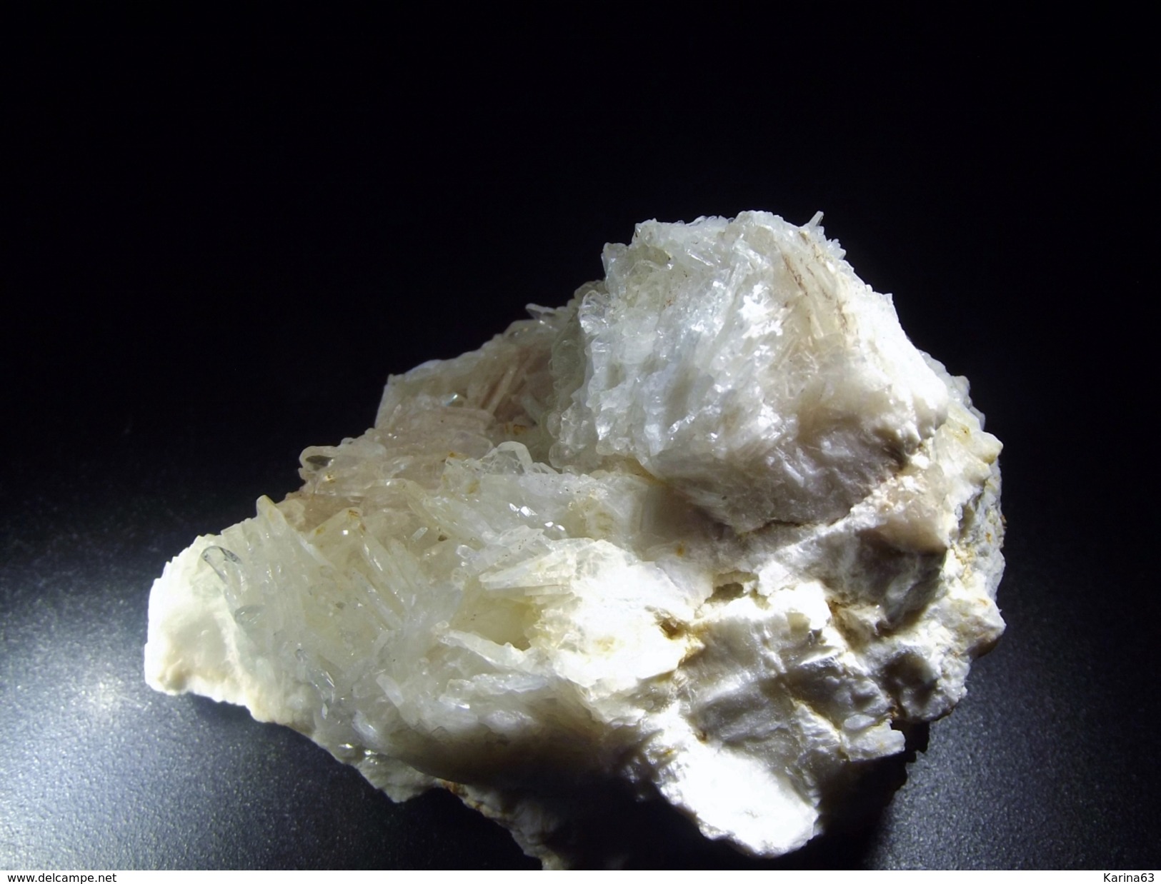 Baryte - Barytine ( 4.5 X 3 X 2.5 Cm) - Baryte Quarry - Fleurus, Charleroi, Hainaut Province , Belgique Belgium - Minerals