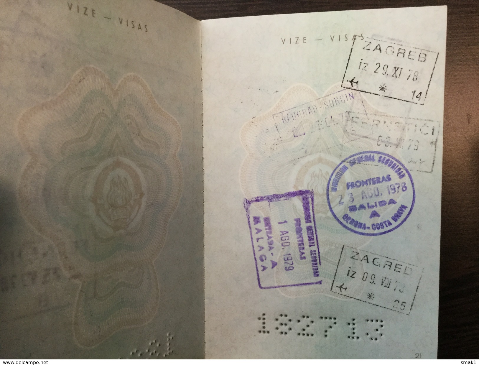 PASSPORT   REISEPASS  PASSAPORTO  YUGOSLAVIA  1974. VISA TO : SLOVENIA , GREECE , TURKEY, SPAIN , UK , ALGERIA , RUSSIA