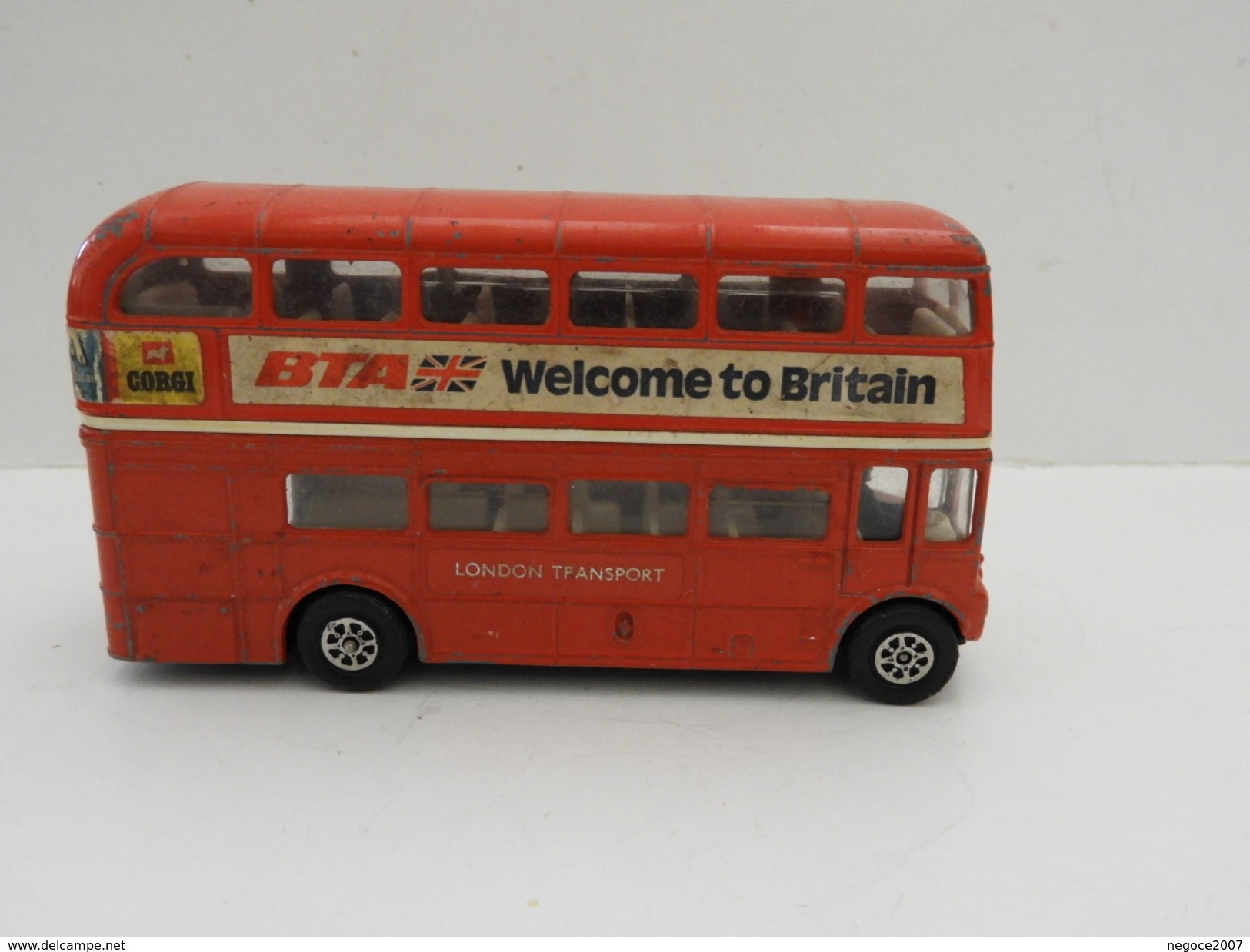 Corgy : London Transport Routemaster - Corgi Toys