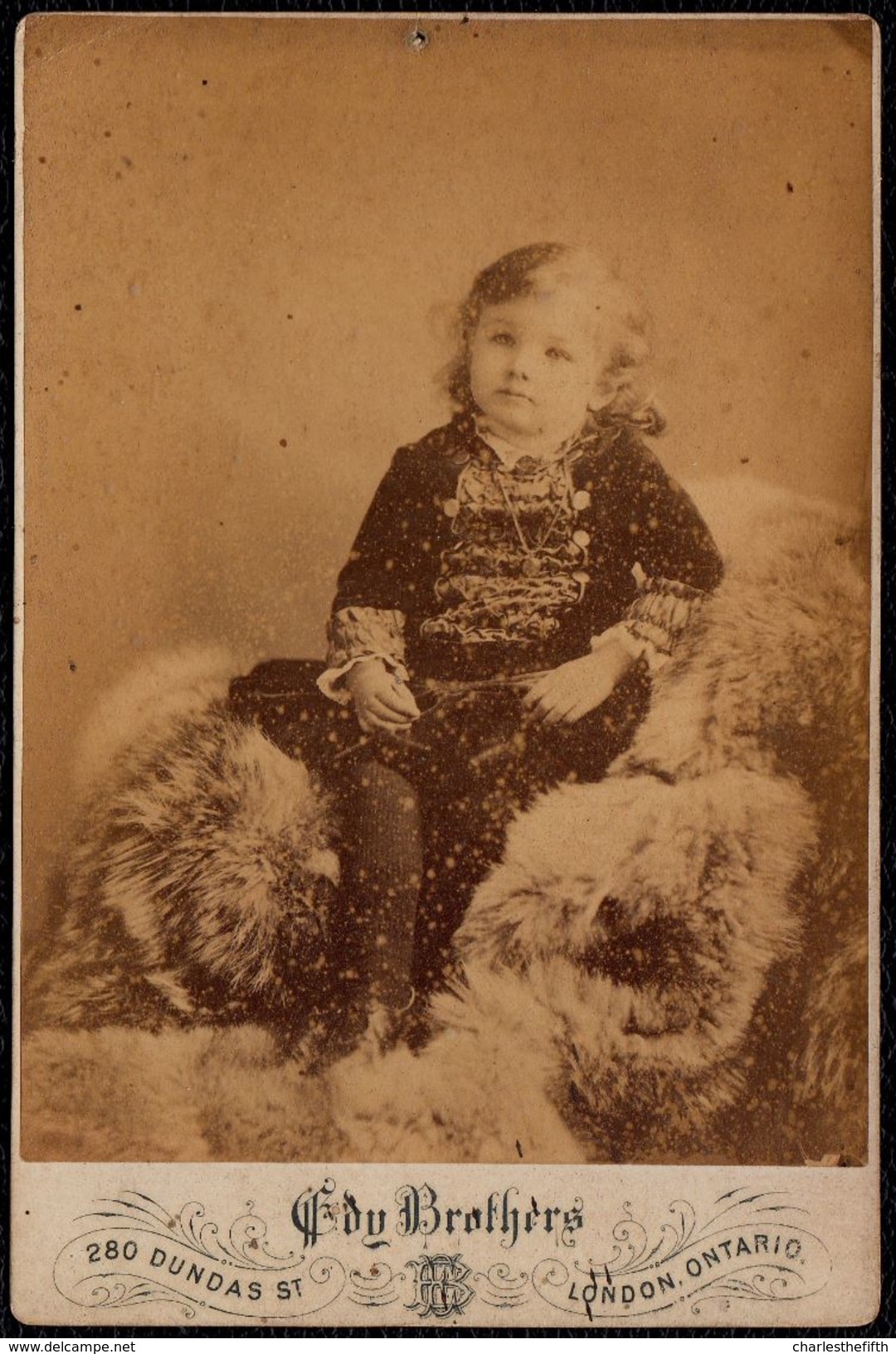 CANADA 1890 LARGE PHOTO " EDY BROTHERS " LONDON ONTARIO  - CHILD From Rich Family ON BEAR SKIN - Alte (vor 1900)