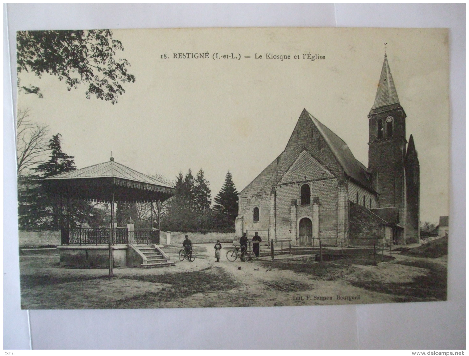 21052017 - 37 - RESTIGNE  -  LE KIOSQUE ET L'EGLISE - Autres & Non Classés