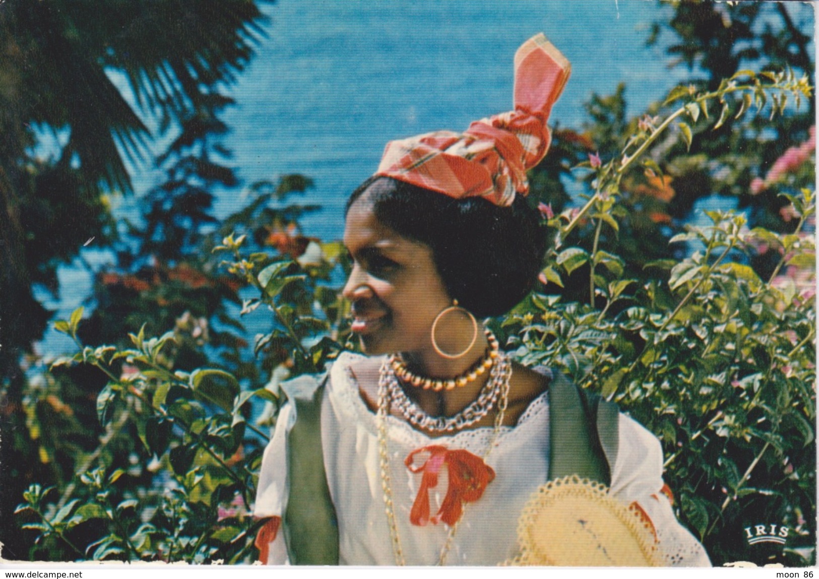 LA MARTINIQUE - FOLKLORE ANTILLAIS - DANSEUSE DU GROUPE ANTILLAIS - LOULOU BOISLAVILLE - Autres & Non Classés