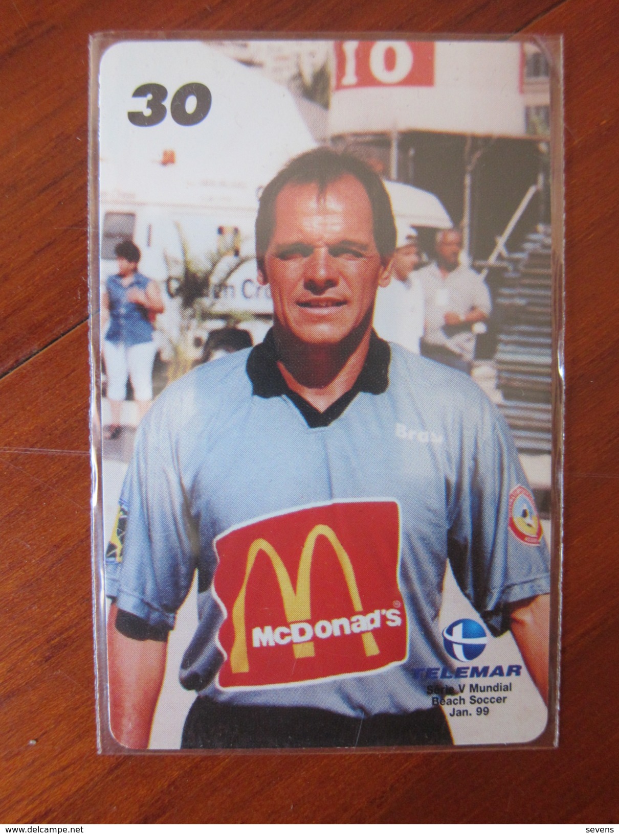 Telemar Inductive Phonecard, Beach Soccer Player Wears McDonald's Shirt, 1/10, Mint(only5000 Pcs) - Brasilien