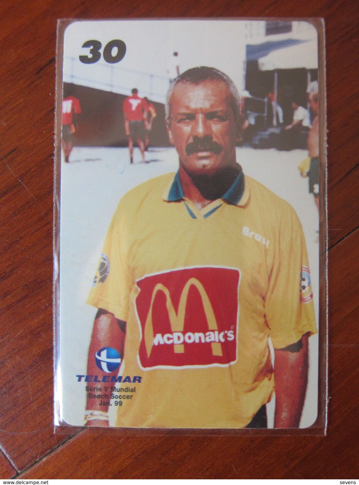 Telemar Inductive Phonecard, Beach Soccer Player Wears McDonald's Shirt, 2/10, Mint(only5000 Pcs) - Brasilien