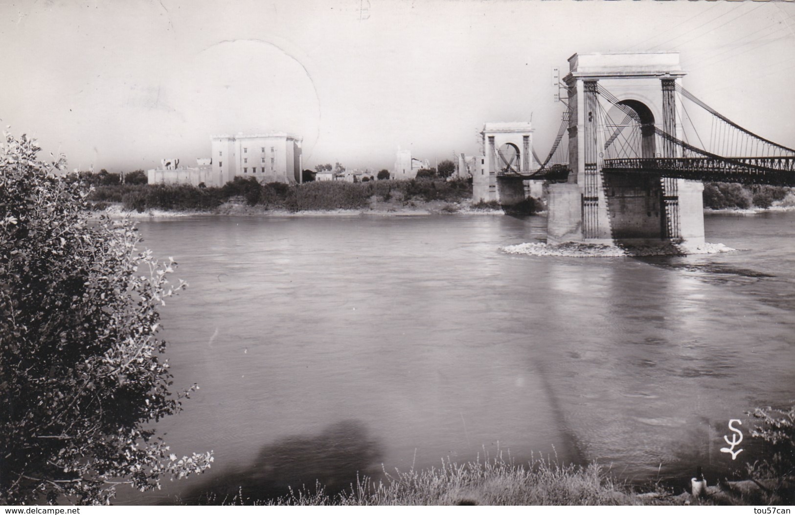 TARASCON - BOUCHES DU RHÔNE - (13) - CPSM DENTELÉE - BEL AFFRANCHISSEMENT POSTAL DE 1954. - Tarascon