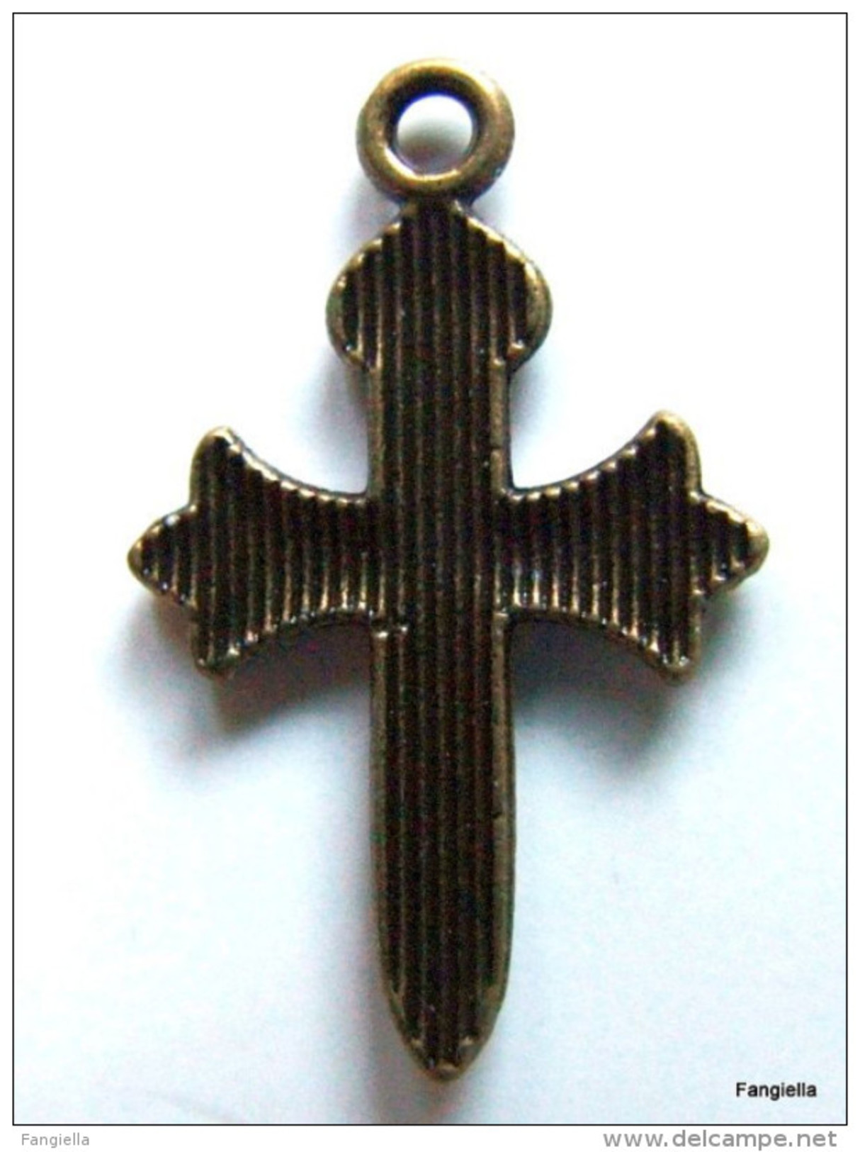 10 Breloque Pendentif Croix Glaive Bronze Belle Qualité Environ 26x16mm   Jolie Croix Templière En Forme D'épée - Perles