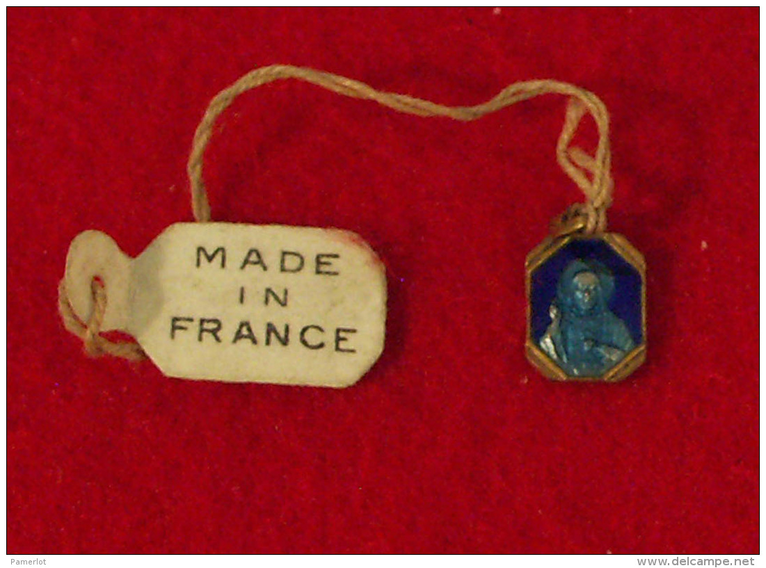 Religion Medaille De France Emaillée, 1.2 X 0.7cm, 1gr - Religione & Esoterismo