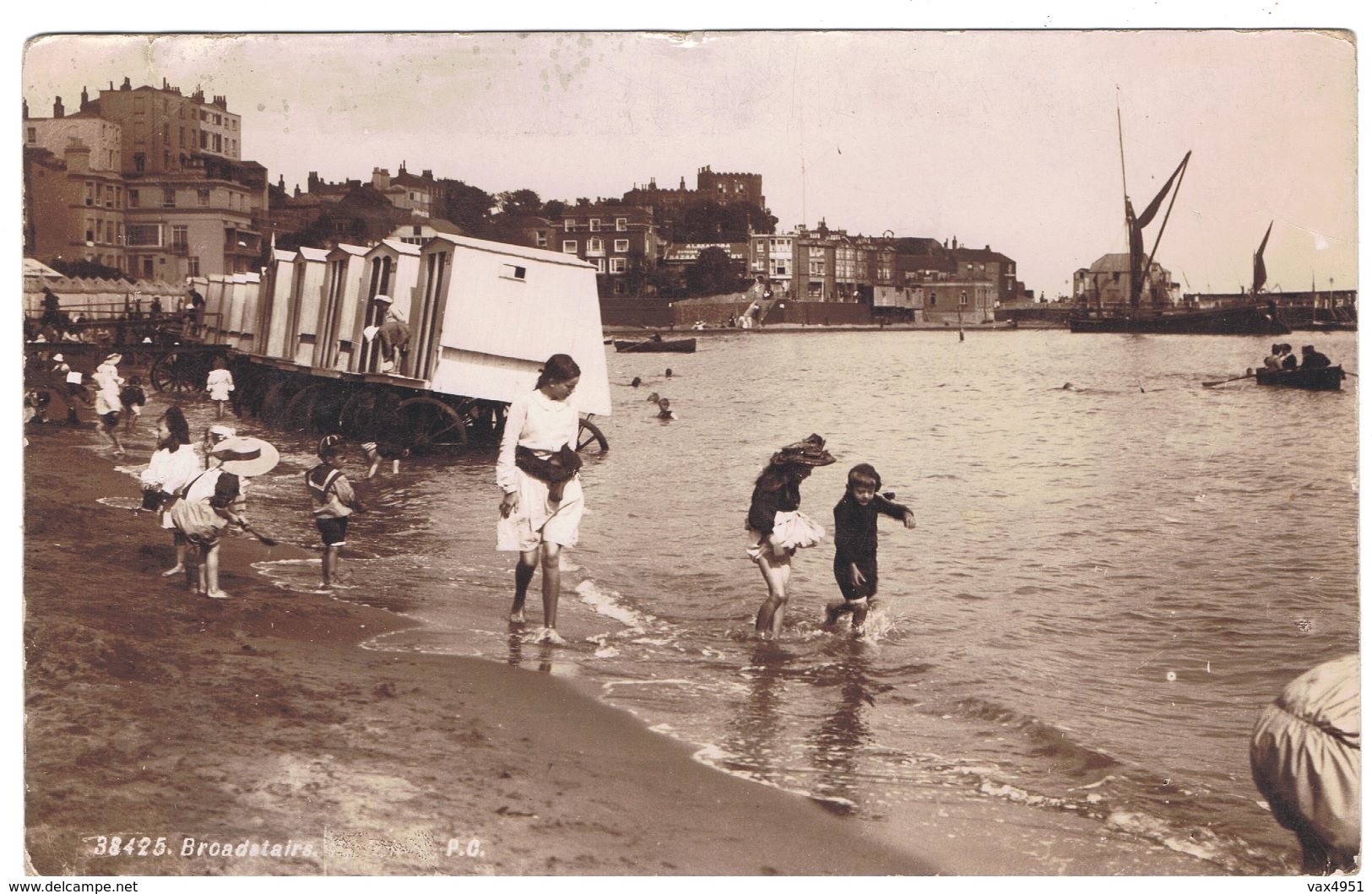 ANGLETERRE  BROADSTAIRS  SUPERBE   ANIMATION DE PLAGE  CABINES   ****  TRES RARE    A  SAISIR ***** - Sonstige & Ohne Zuordnung