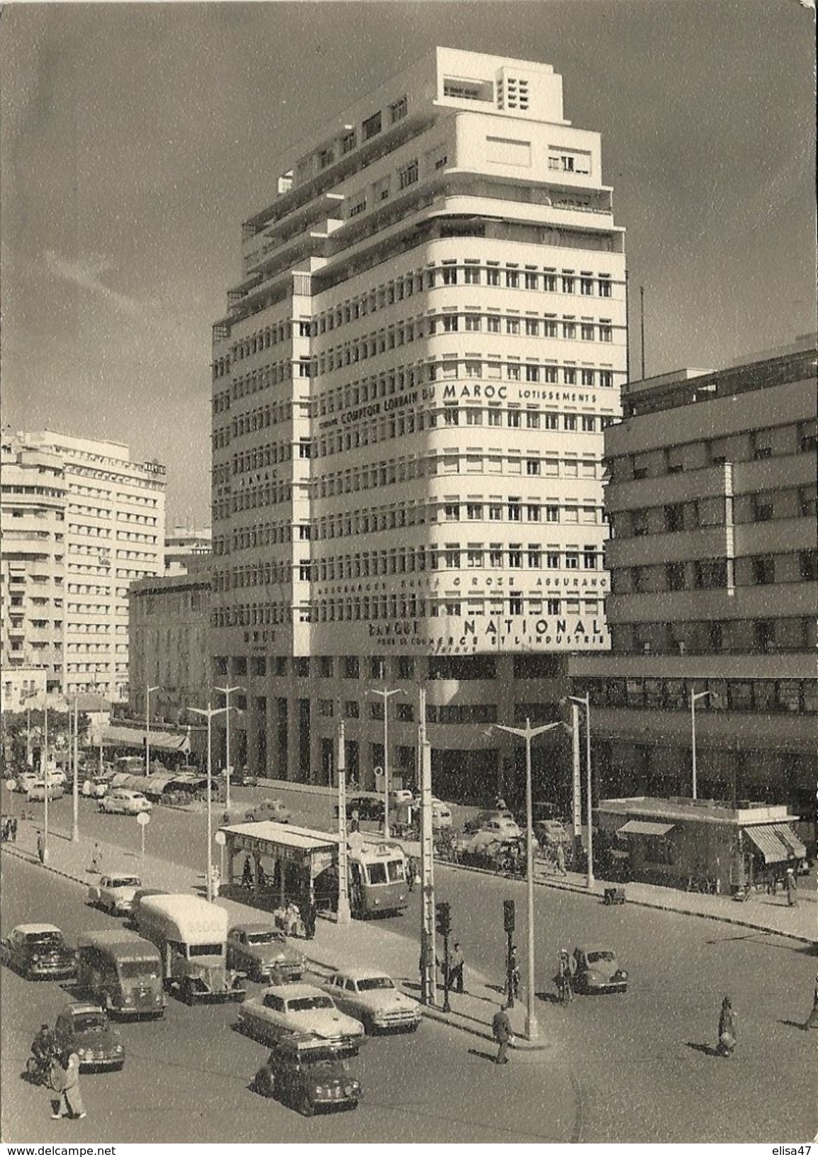 CASABLANCA    LA  PLACE  DE  FRANCE ( VOITURES 4 CV RENAULT CAMIONNETTE  CITROEN ET RENAULT ) - Casablanca