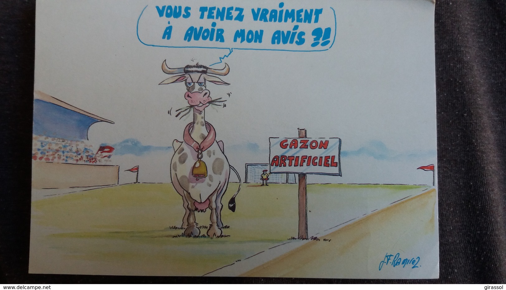 CPM VACHE SUR TERRAIN DE FOOTBALL STADE TRIBUNES GAZON ARTIFICIEL VOUS VOULEZ AVOIR MON AVIS ILLUSTRATEUR RAMIREZ - Vaches