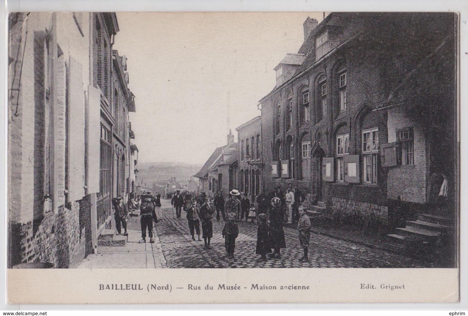 BAILLEUL - Rue Du Musée - Maison Ancienne - Autres & Non Classés